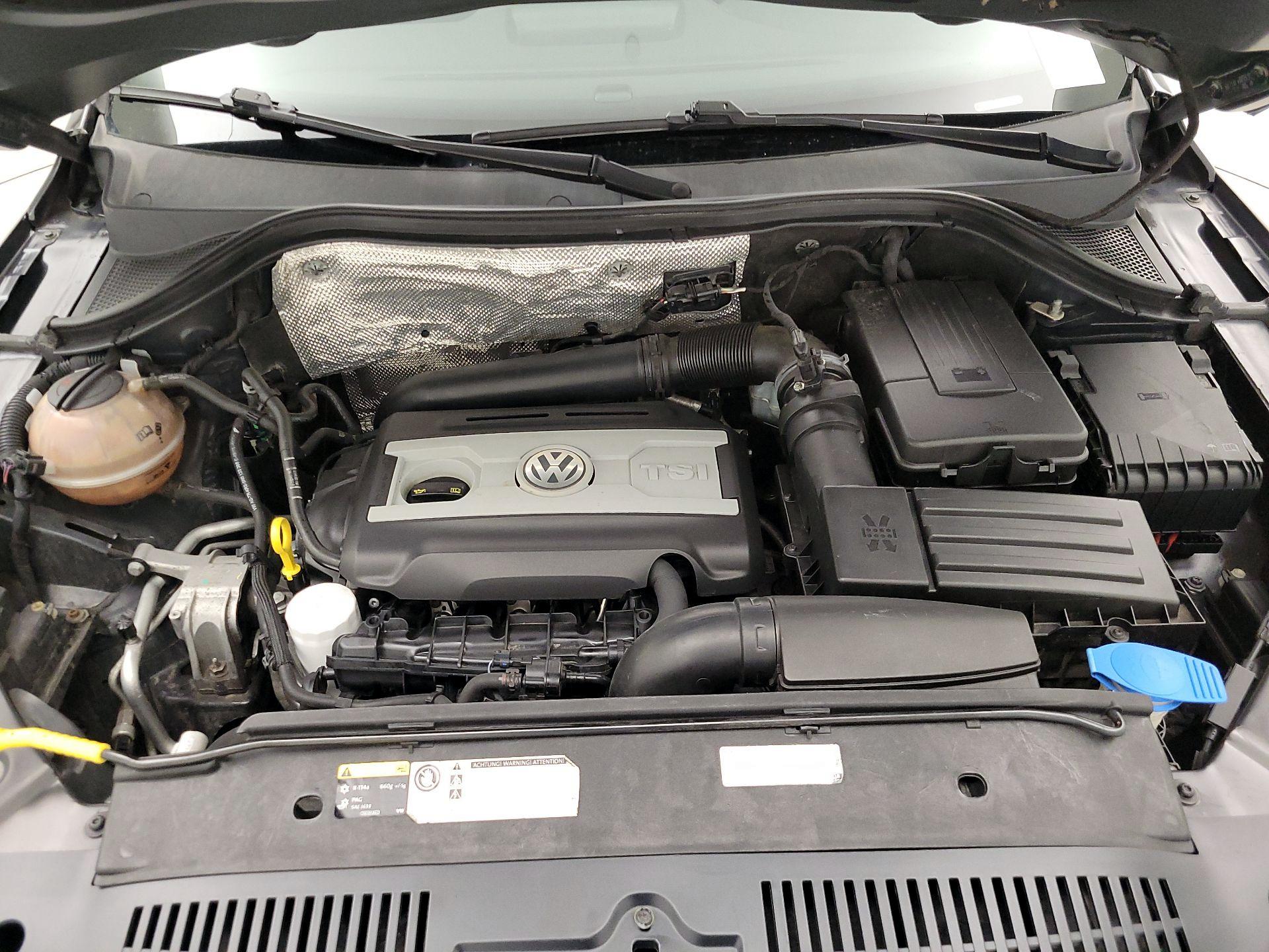 Thumbnail: 2016 Volkswagen Tiguan - 19