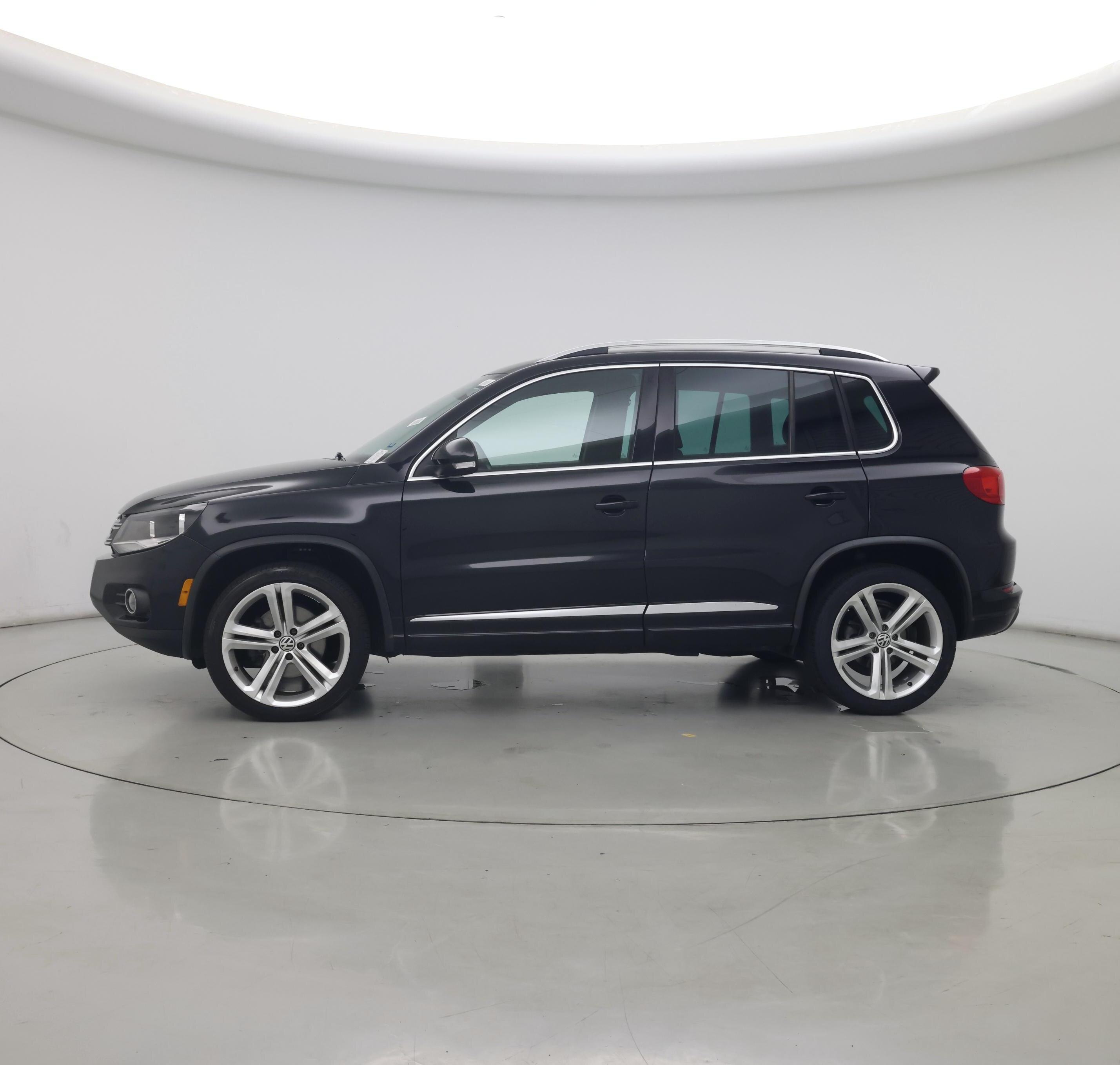 Thumbnail: 2016 Volkswagen Tiguan - 3