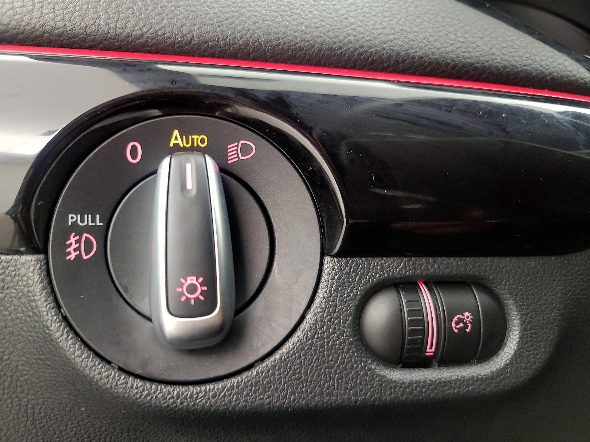 Thumbnail: 2016 Volkswagen Jetta - 13