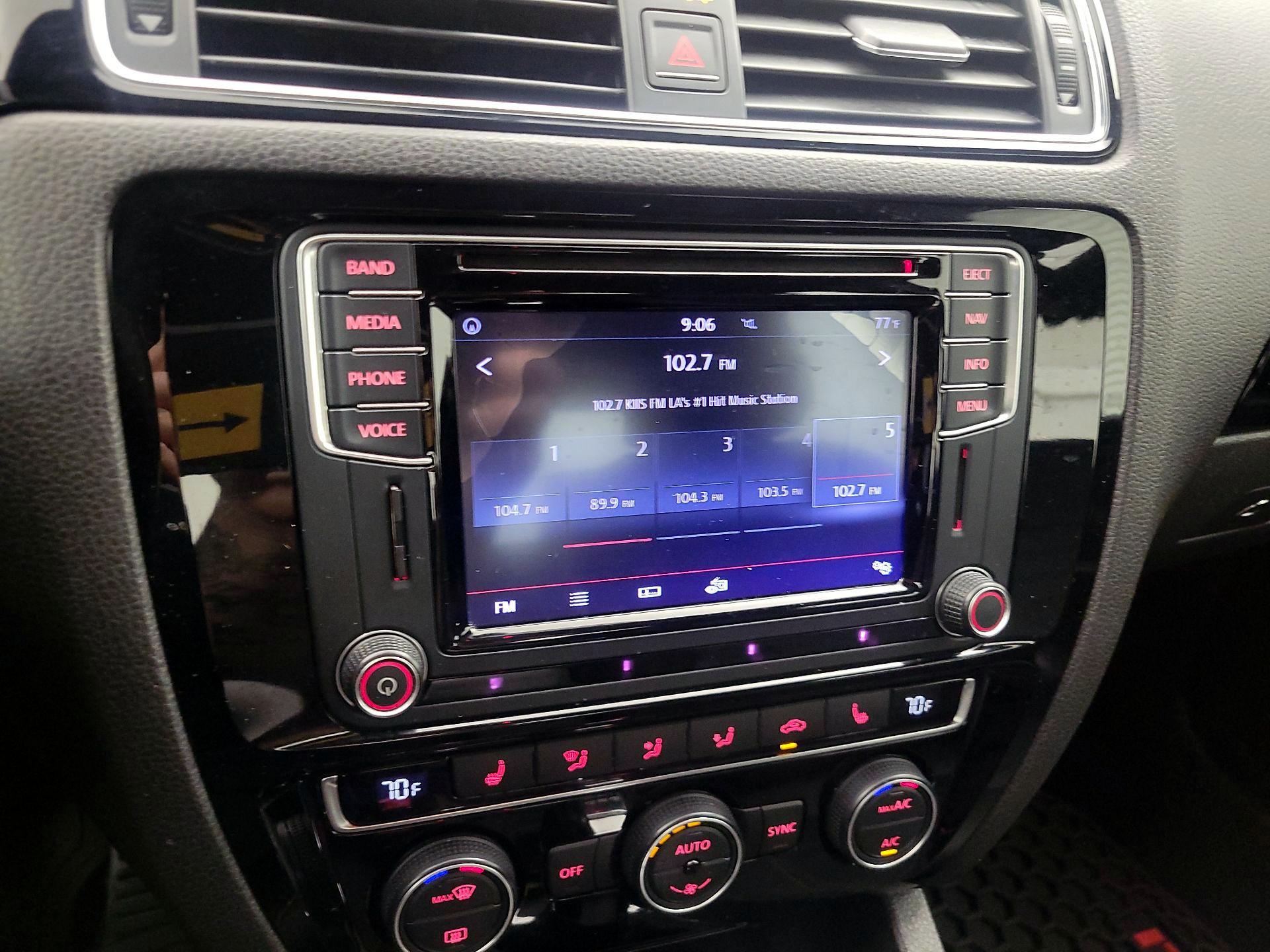 Thumbnail: 2016 Volkswagen Jetta - 16