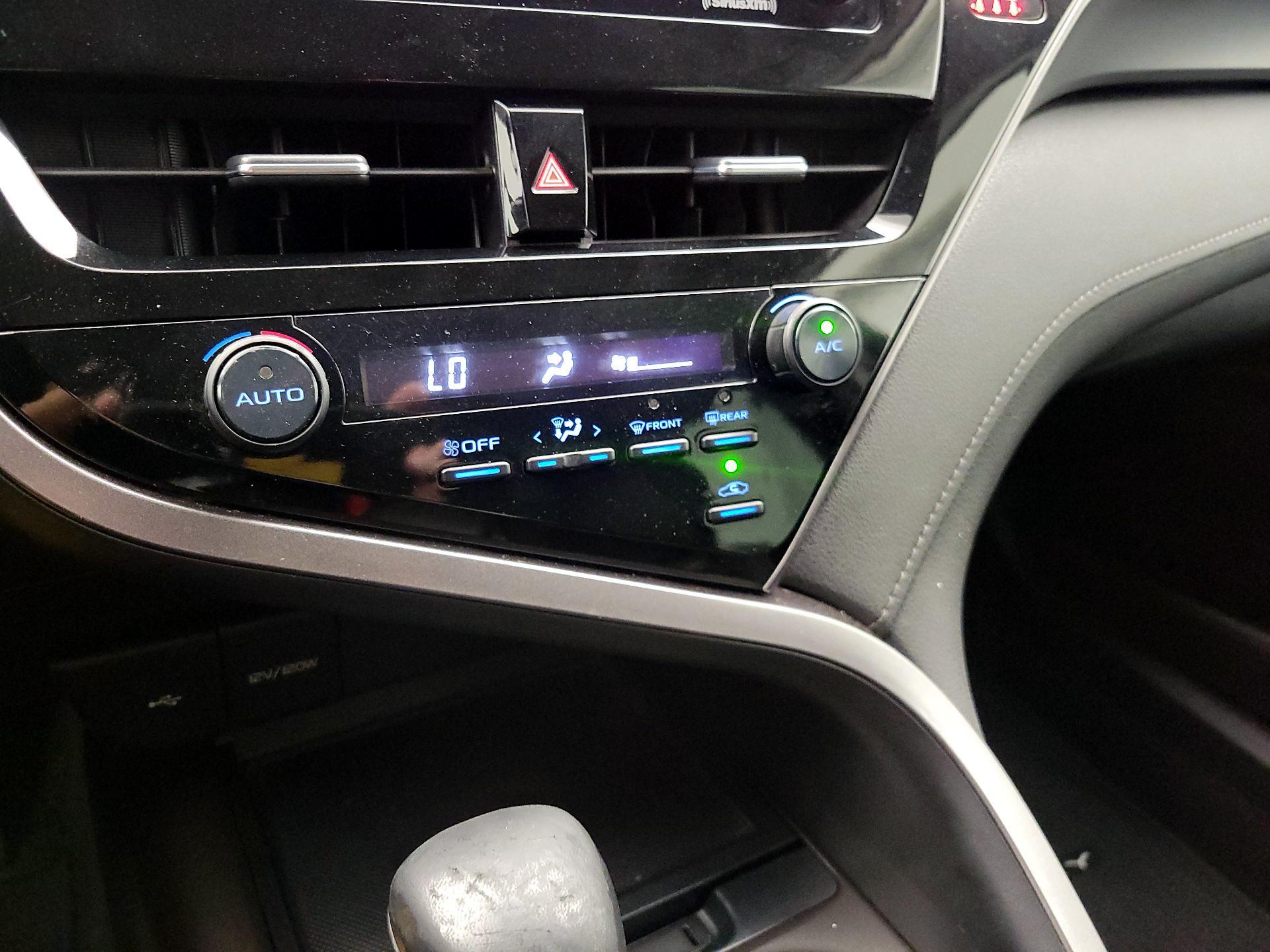 Thumbnail: 2021 Toyota Camry - 16