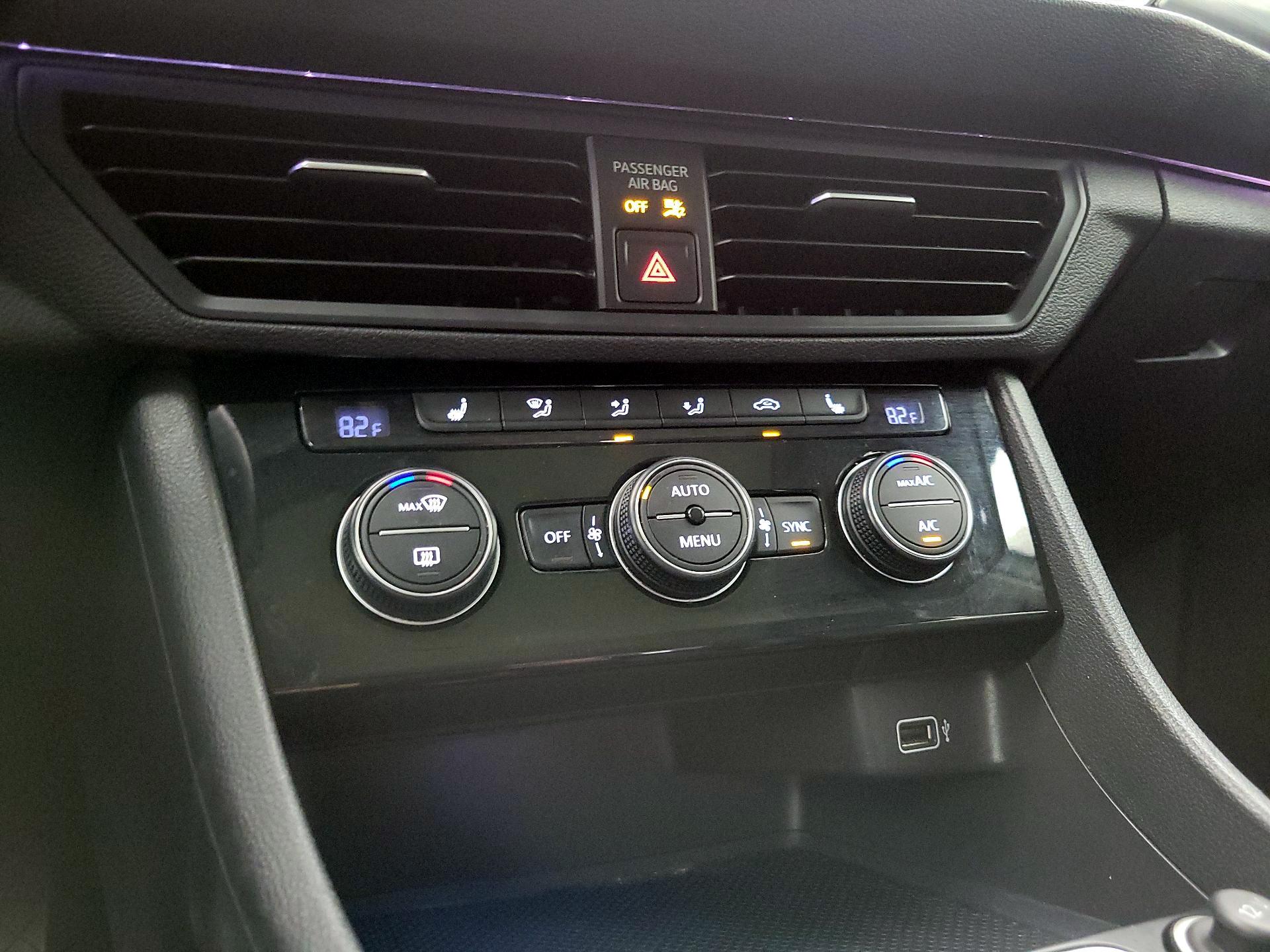 Thumbnail: 2019 Volkswagen Jetta - 16