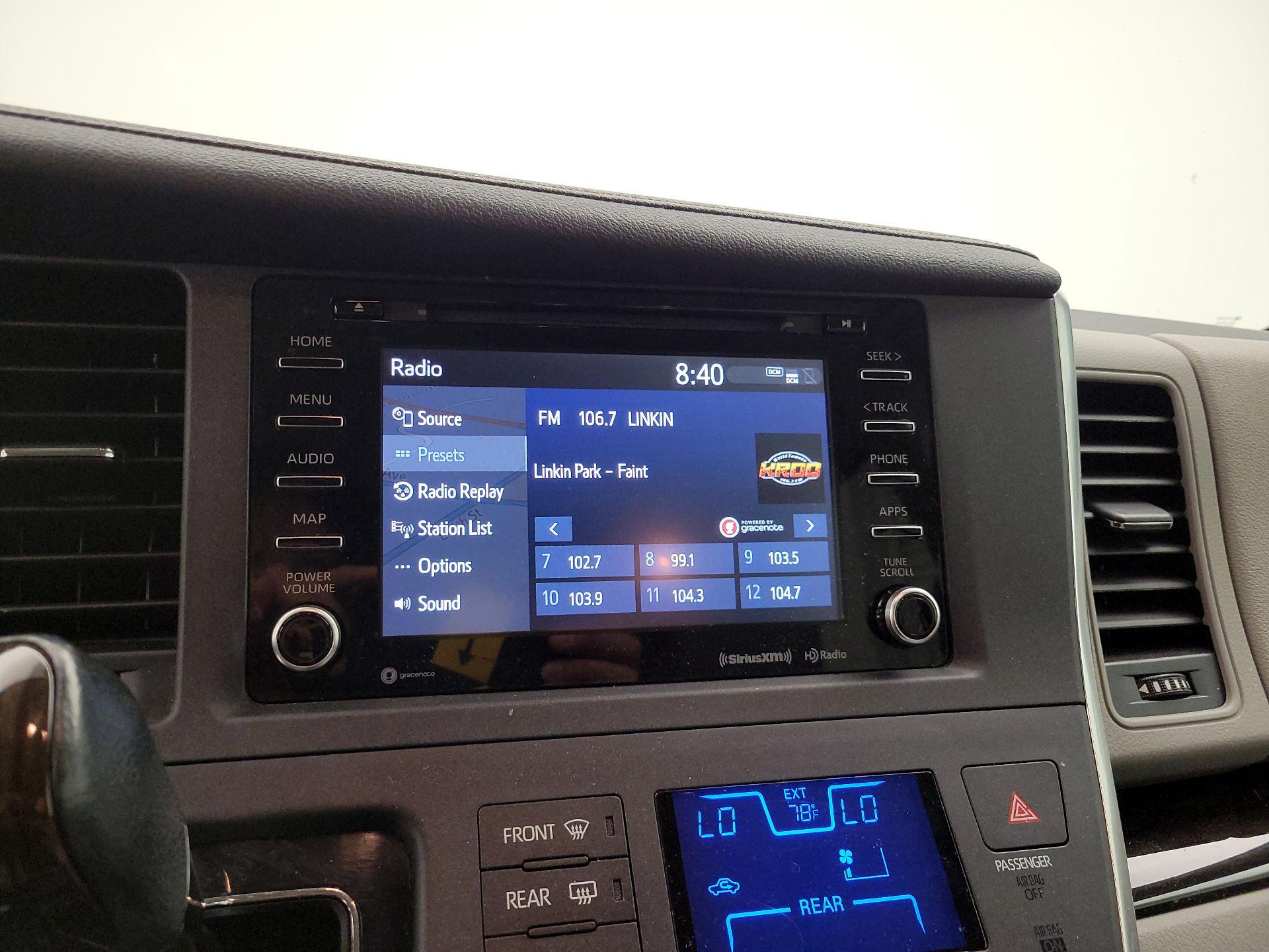 Thumbnail: 2019 Toyota Sienna - 16