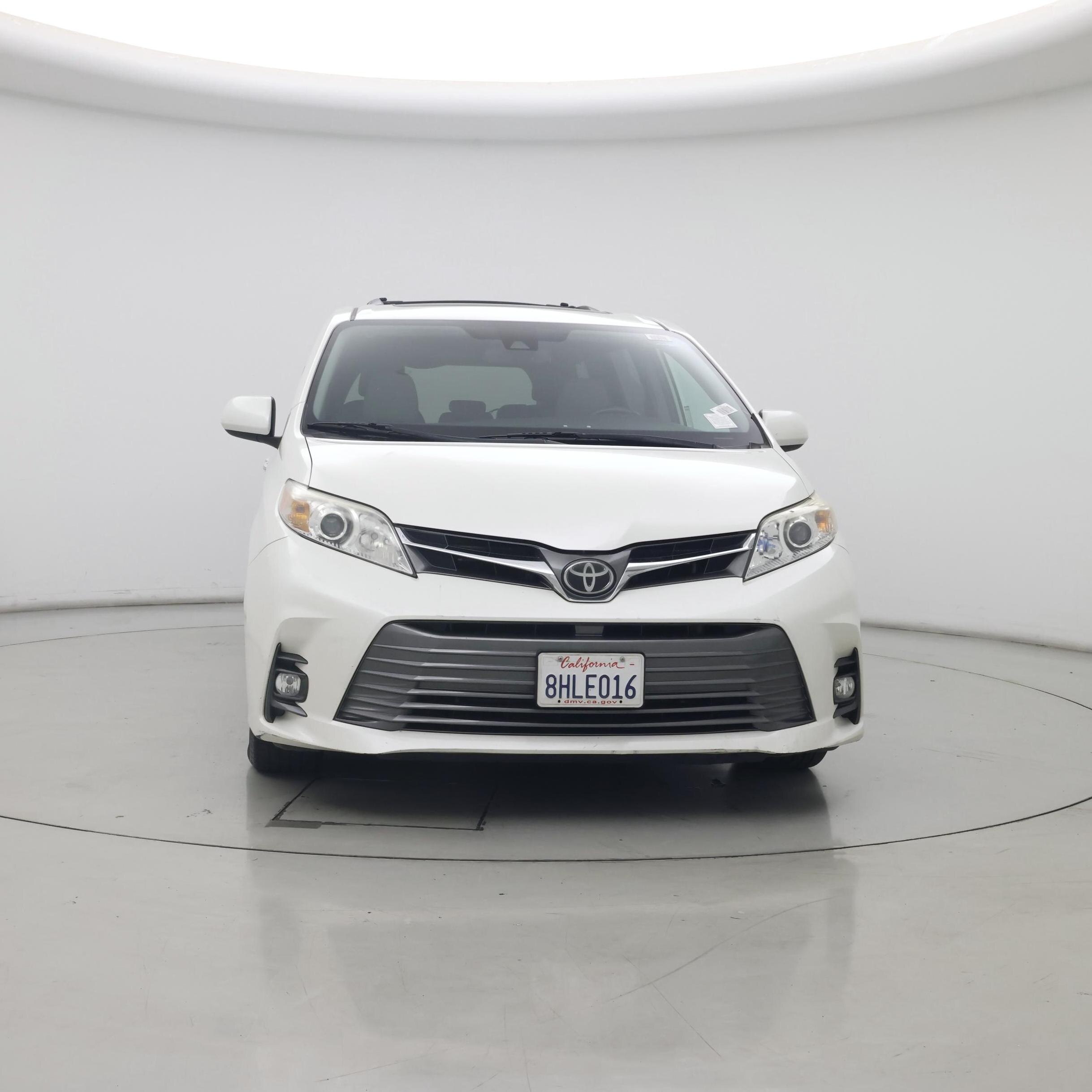 Thumbnail: 2019 Toyota Sienna - 5