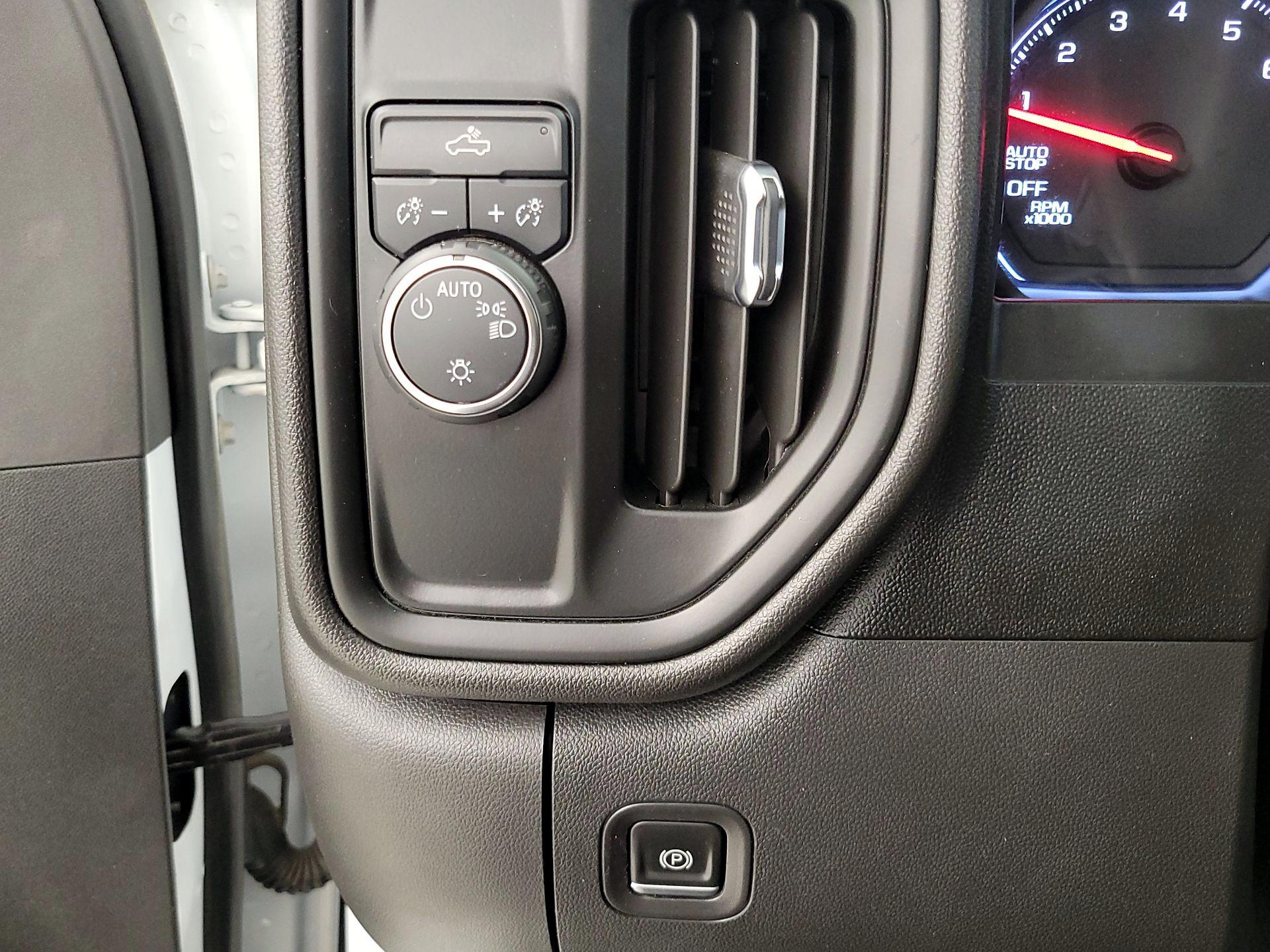 Thumbnail: 2021 Chevrolet Silverado 1500 - 13
