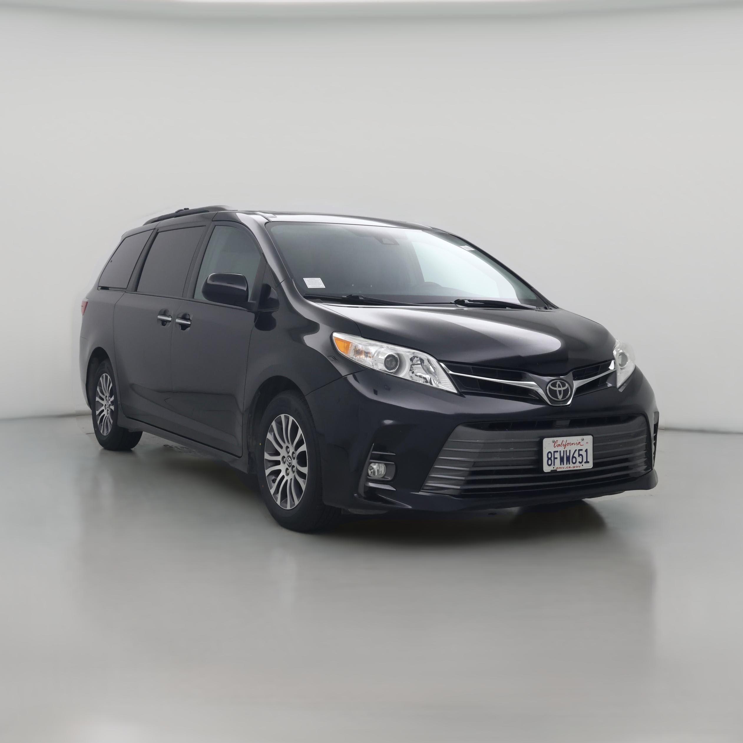 Thumbnail: 2018 Toyota Sienna - 1