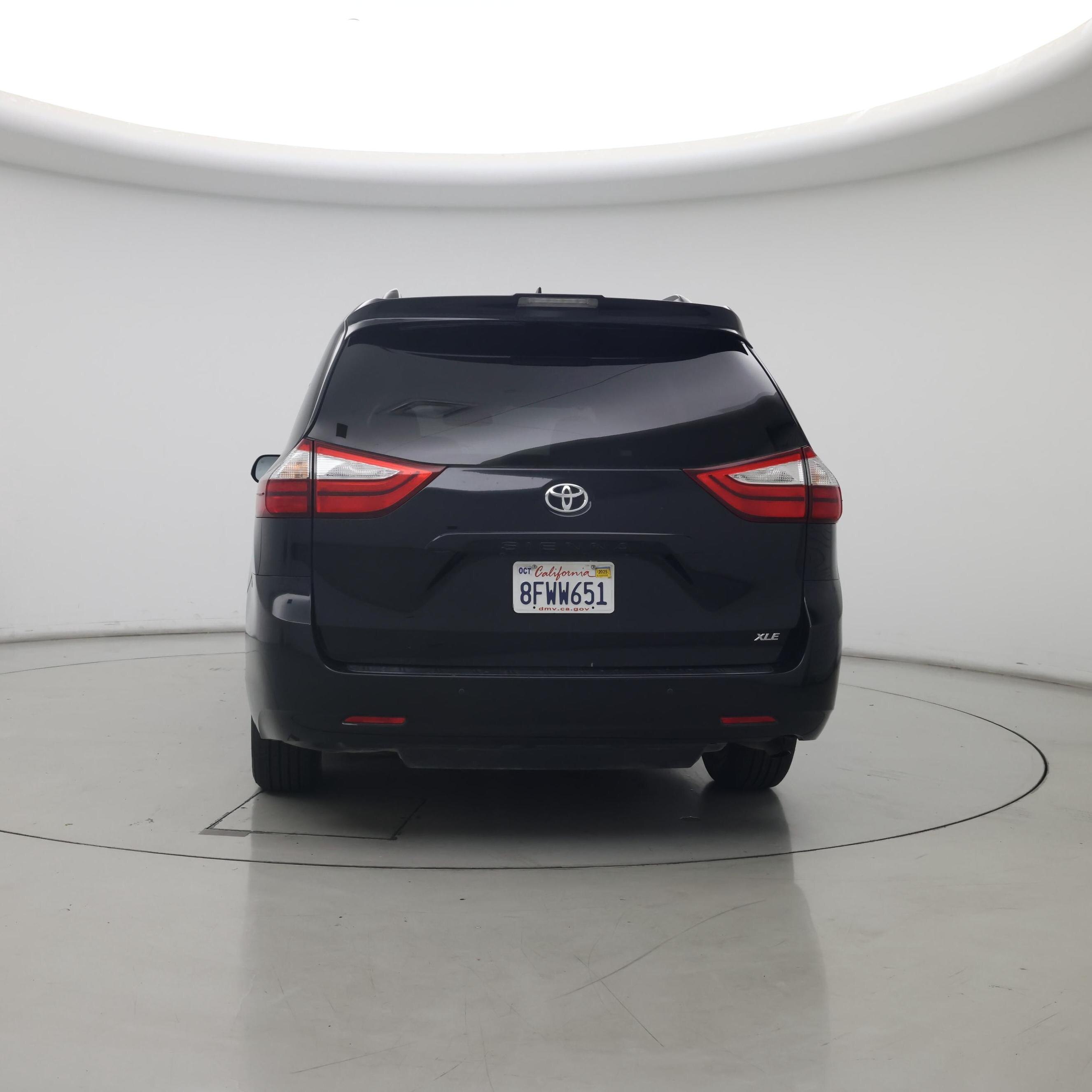 Thumbnail: 2018 Toyota Sienna - 6