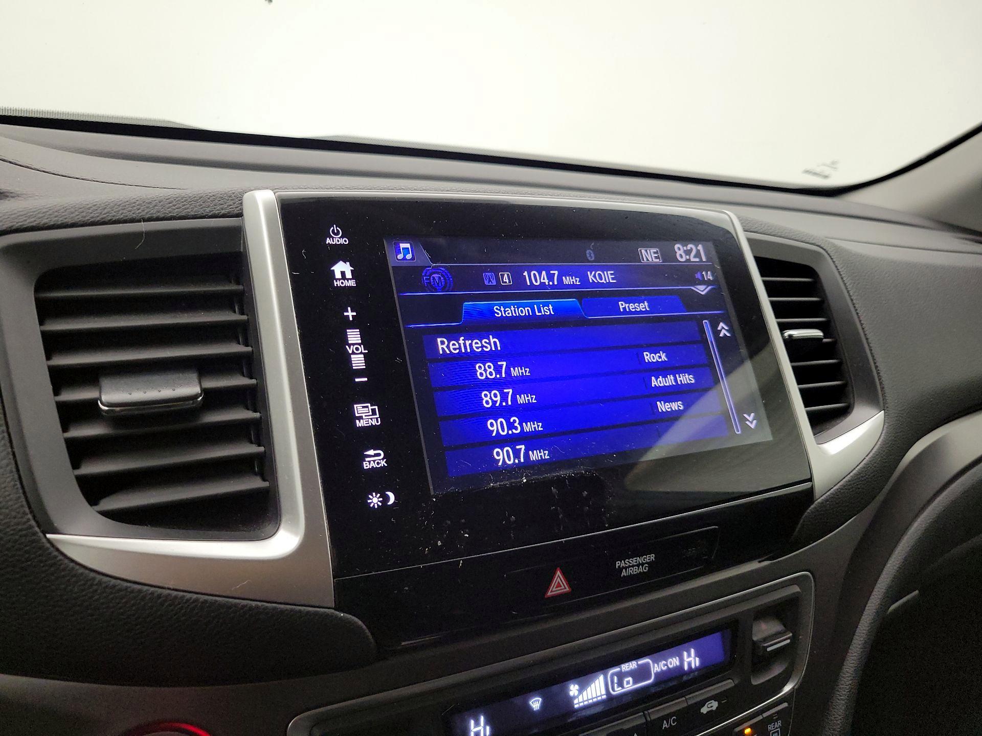 Thumbnail: 2018 Honda Pilot - 15