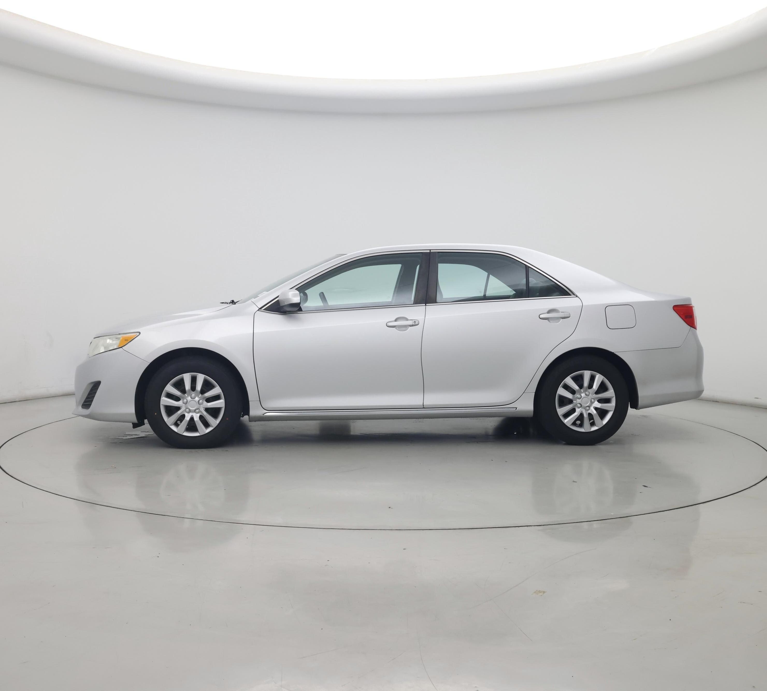 Thumbnail: 2014 Toyota Camry - 3