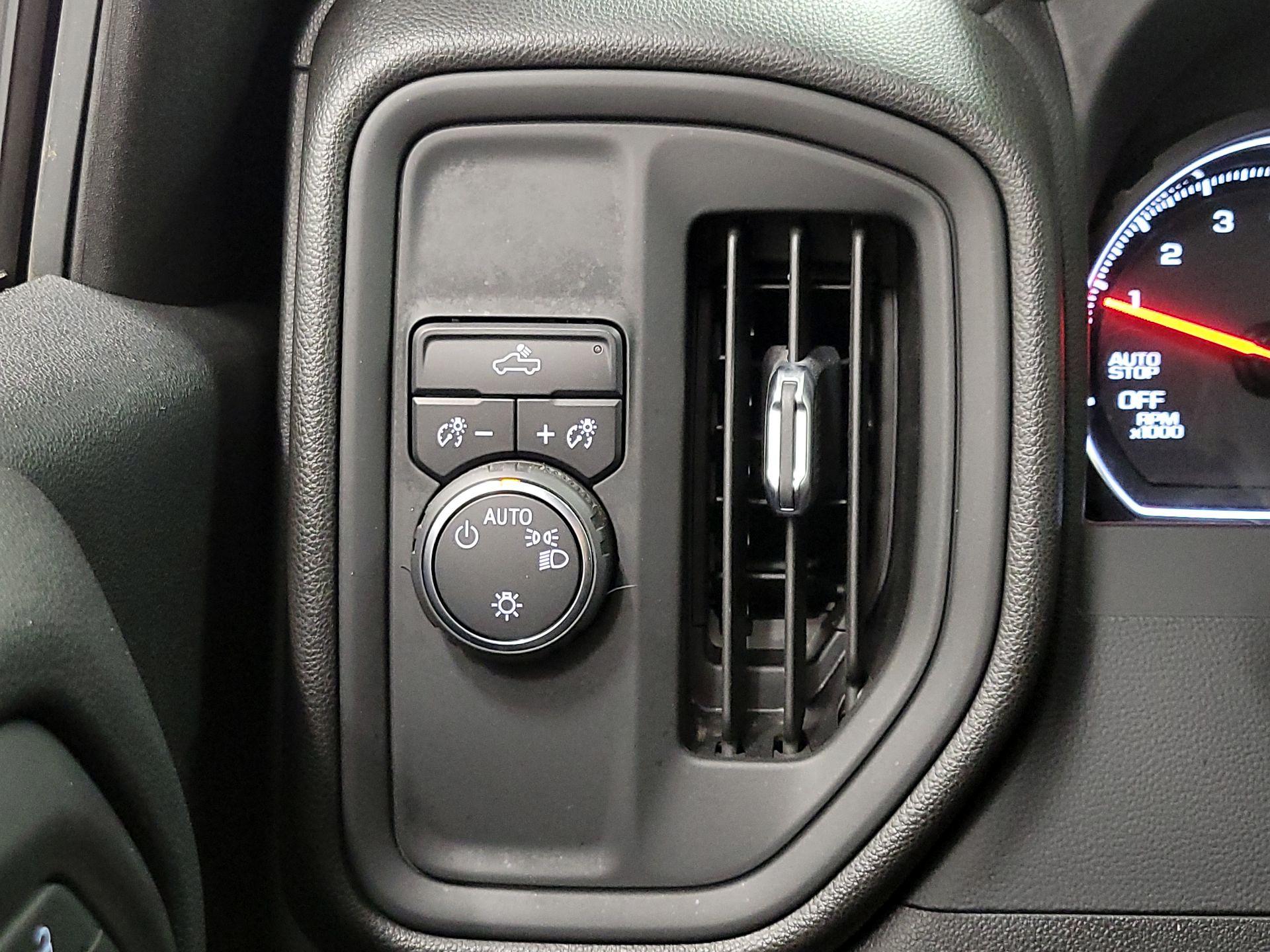 Thumbnail: 2021 Chevrolet Silverado 1500 - 13