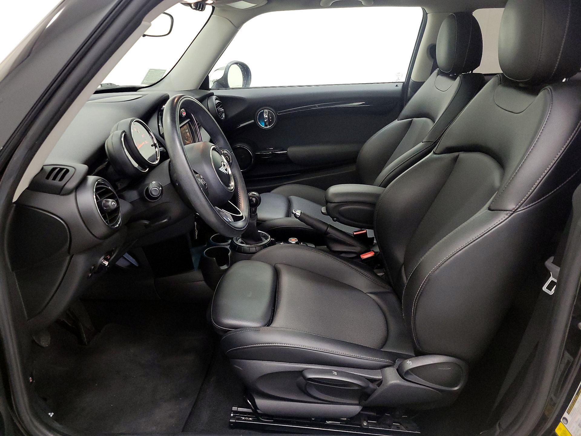 Thumbnail: 2015 MINI Cooper Hardtop - 11