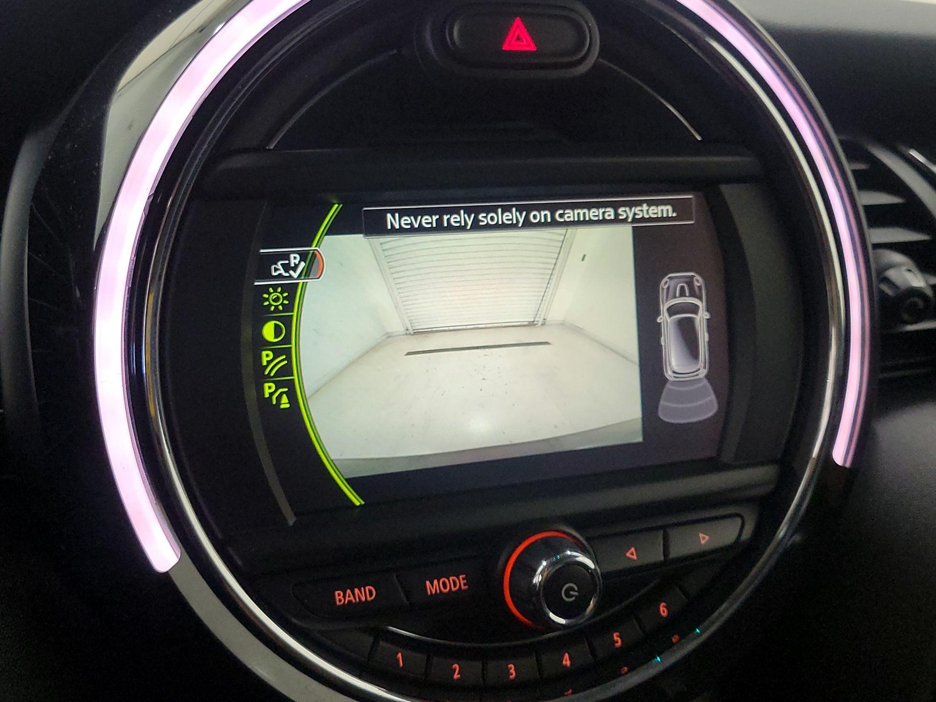 Thumbnail: 2015 MINI Cooper Hardtop - 14