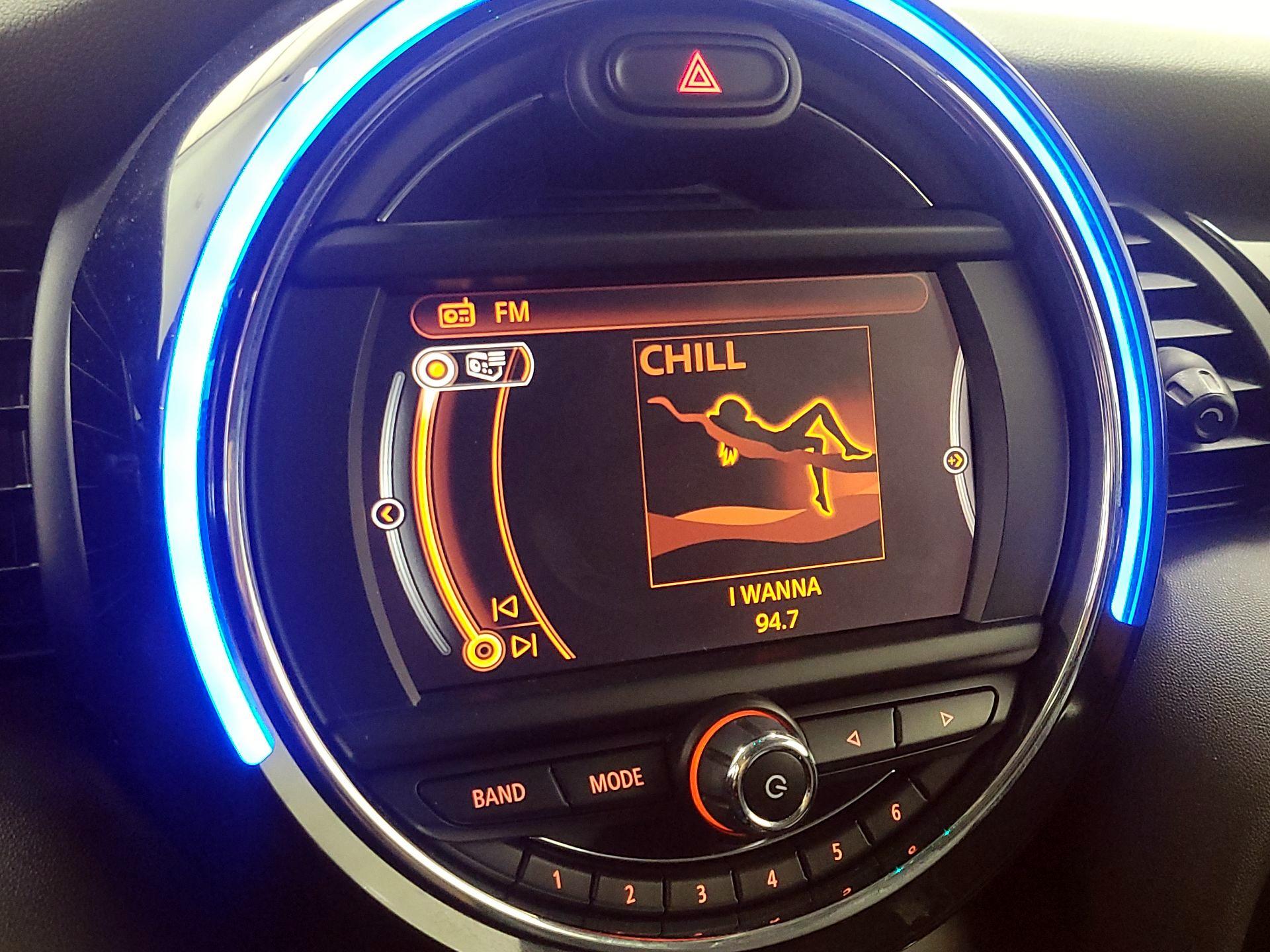Thumbnail: 2015 MINI Cooper Hardtop - 15