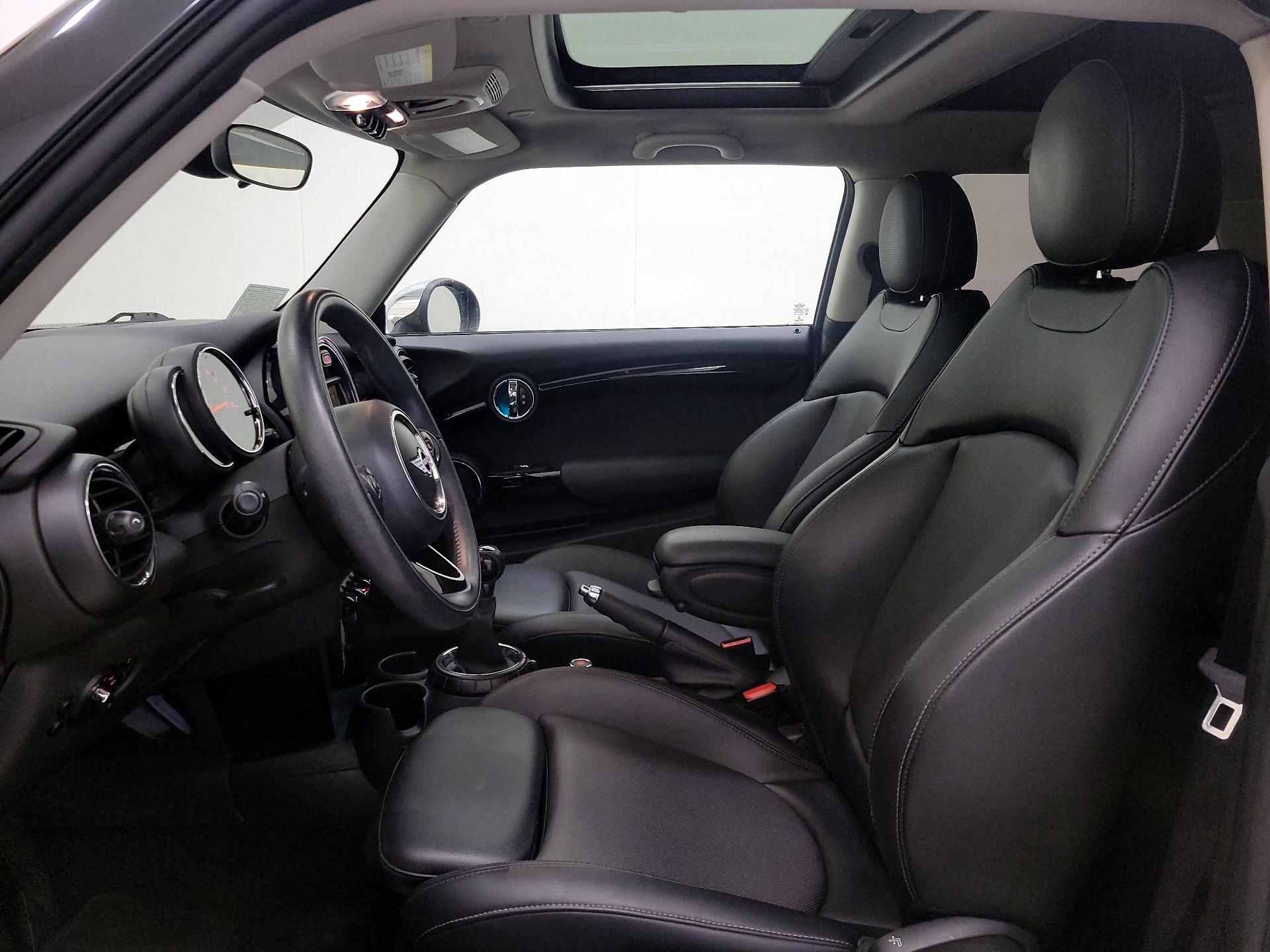 Thumbnail: 2015 MINI Cooper Hardtop - 19