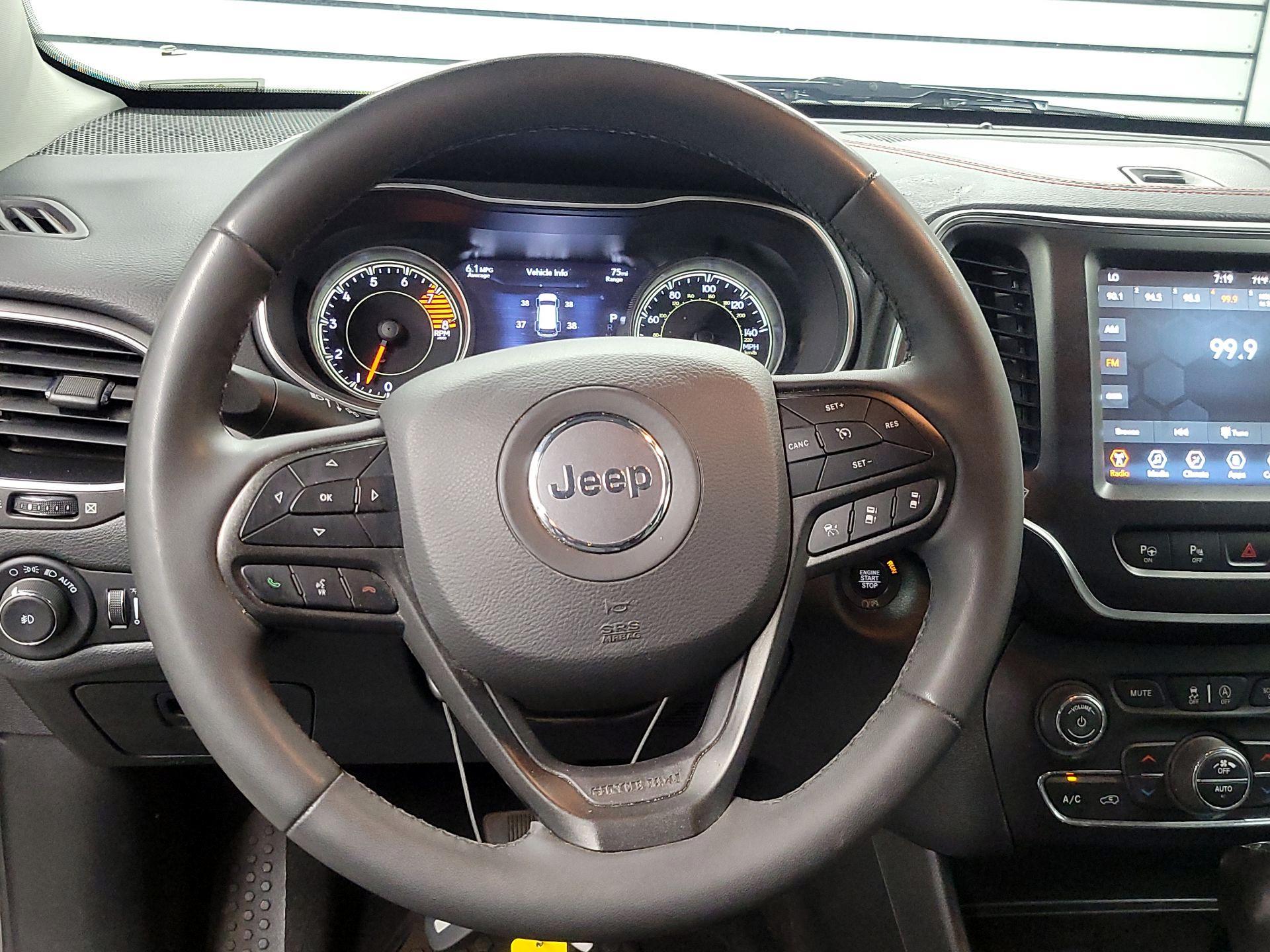 Thumbnail: 2022 Jeep Cherokee - 10