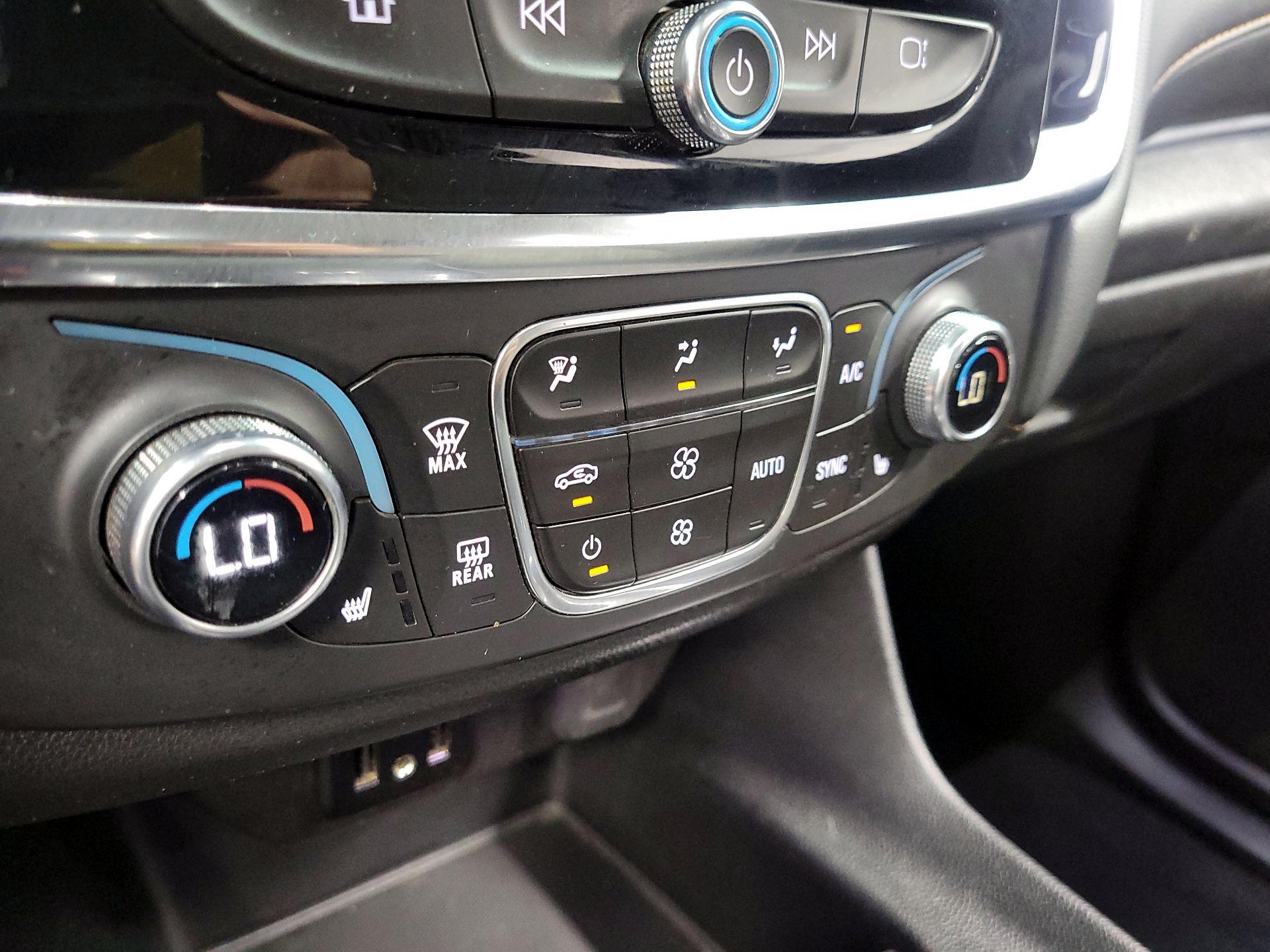 Thumbnail: 2021 Chevrolet Traverse - 16
