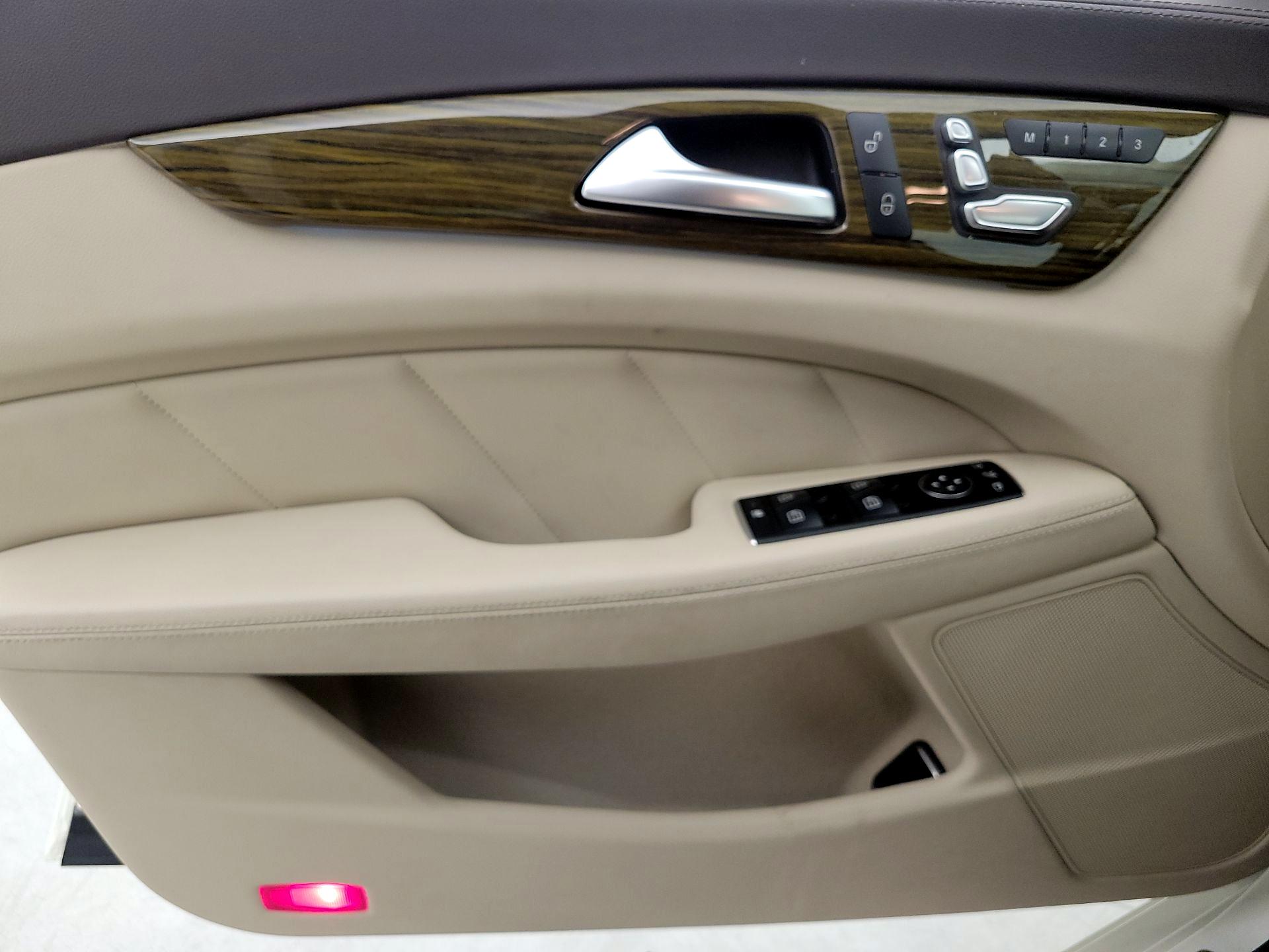 Thumbnail: 2015 Mercedes-Benz CLS - 12