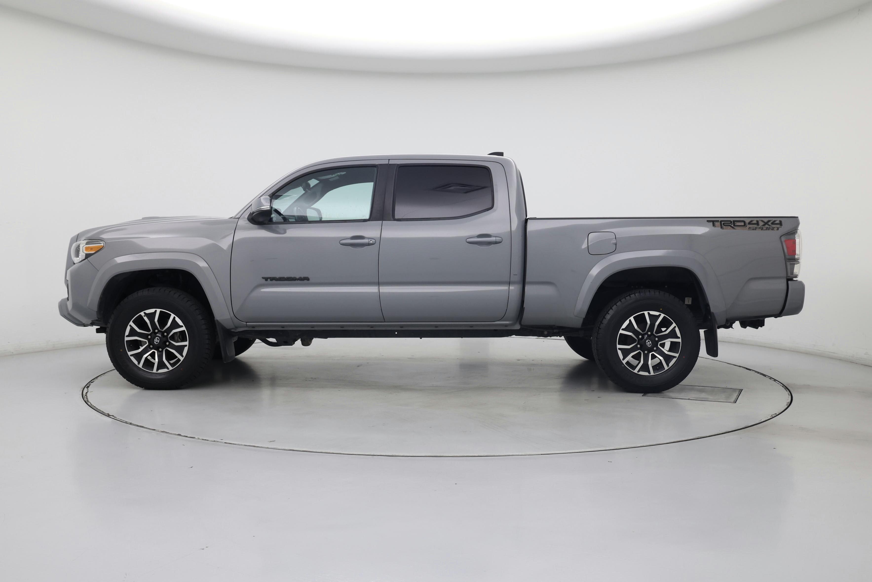 Thumbnail: 2021 Toyota Tacoma - 3