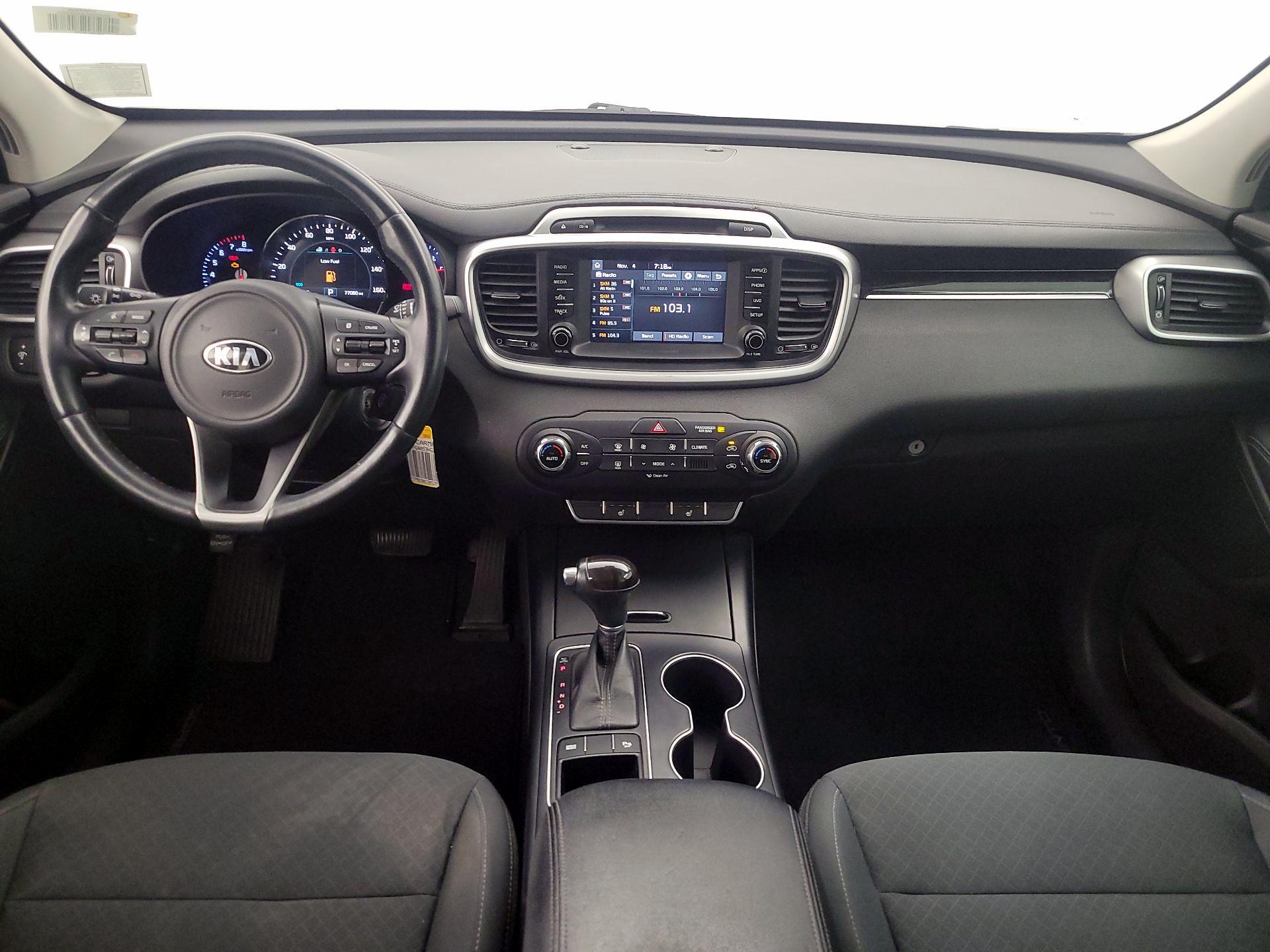 Thumbnail: 2017 Kia Sorento - 9