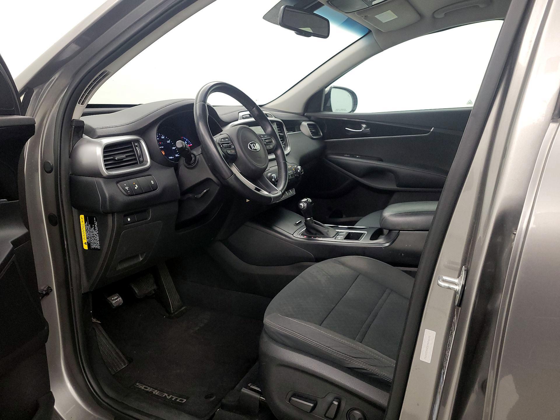 Thumbnail: 2017 Kia Sorento - 11