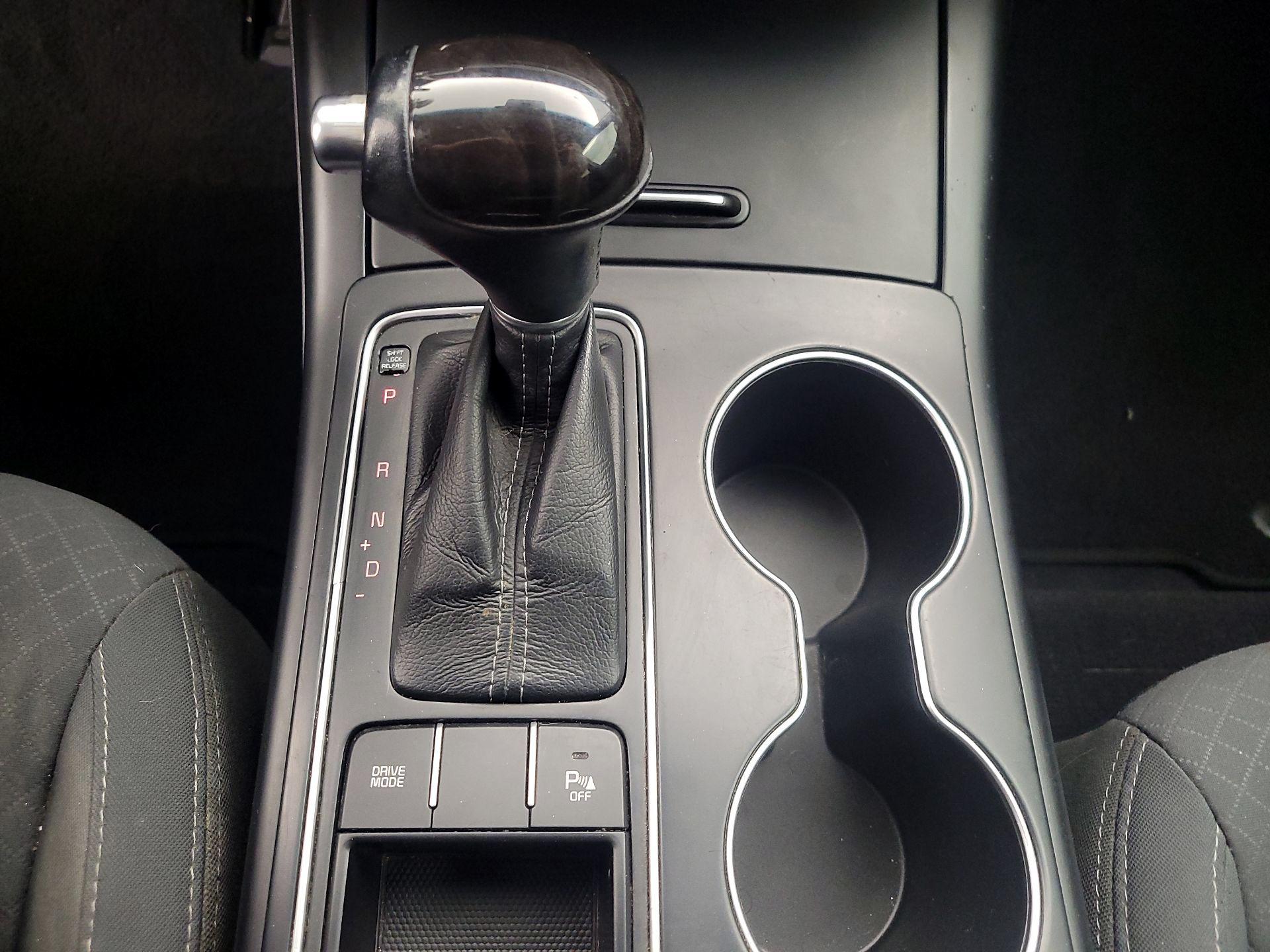 Thumbnail: 2017 Kia Sorento - 17