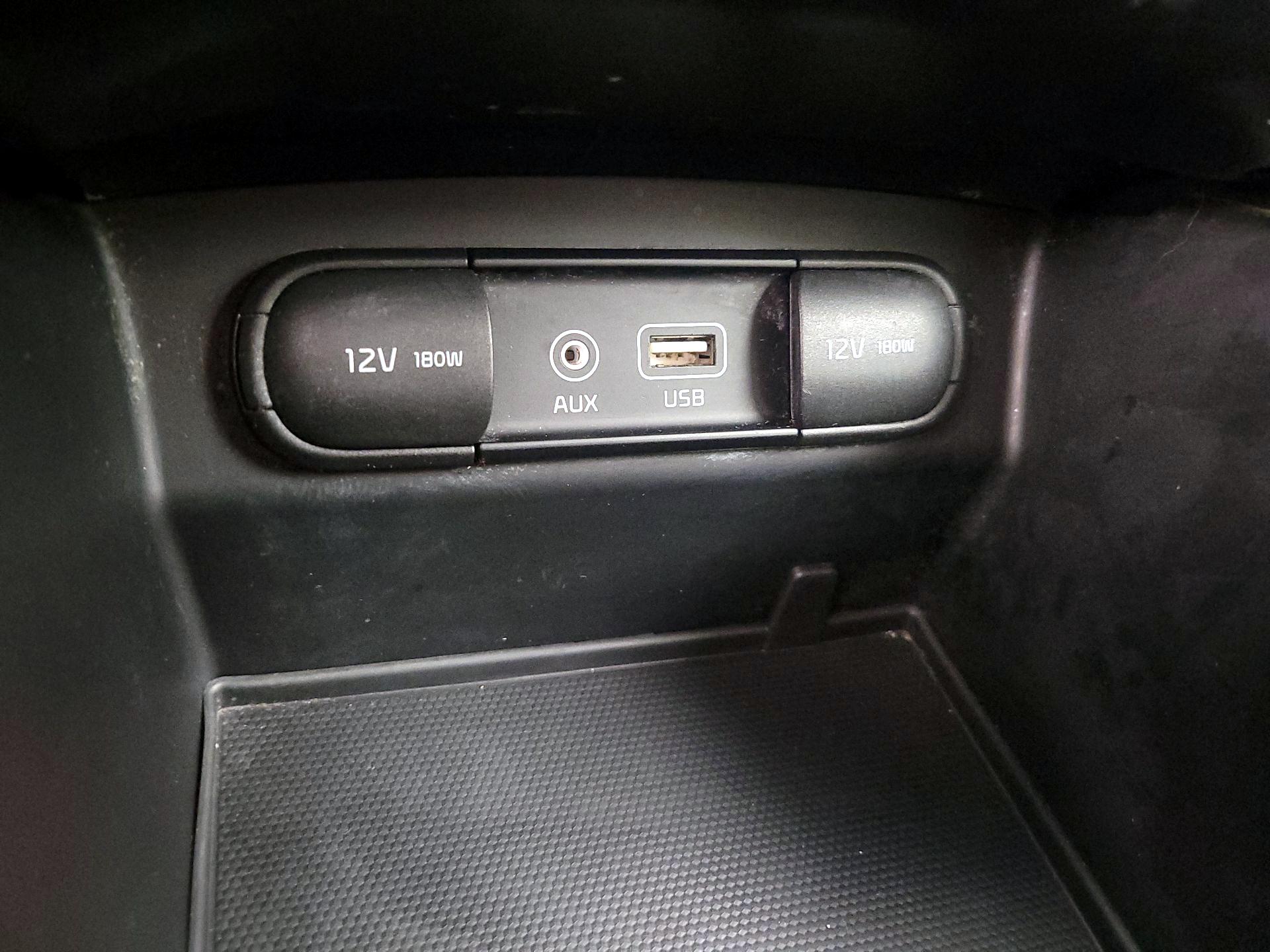 Thumbnail: 2017 Kia Sorento - 18