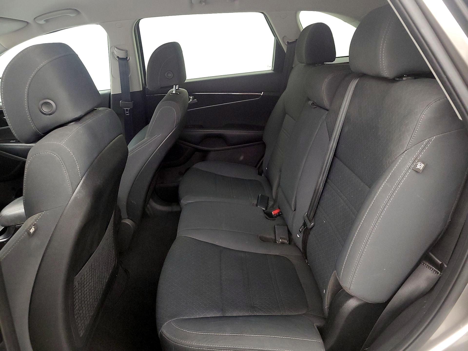 Thumbnail: 2017 Kia Sorento - 19