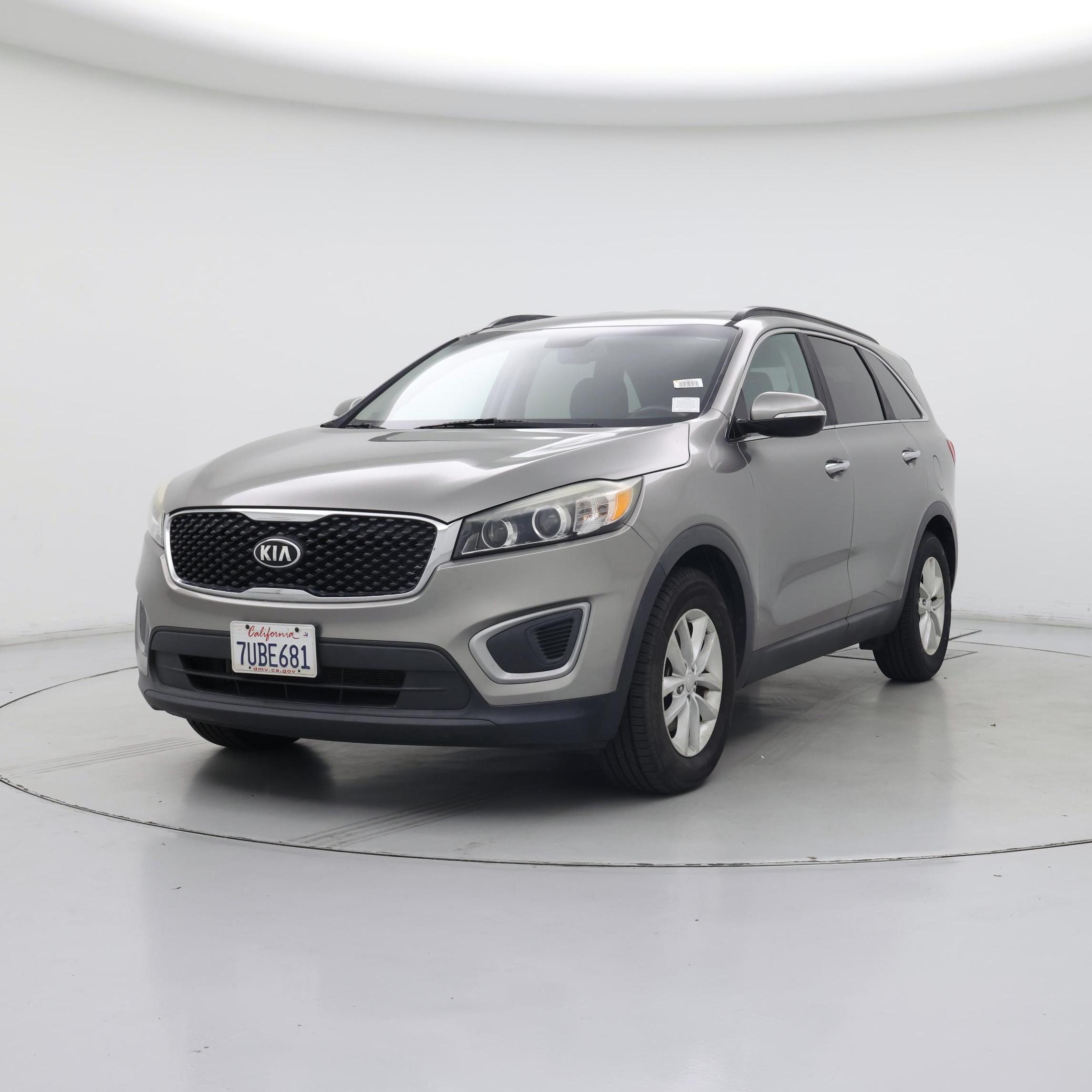 Thumbnail: 2017 Kia Sorento - 4