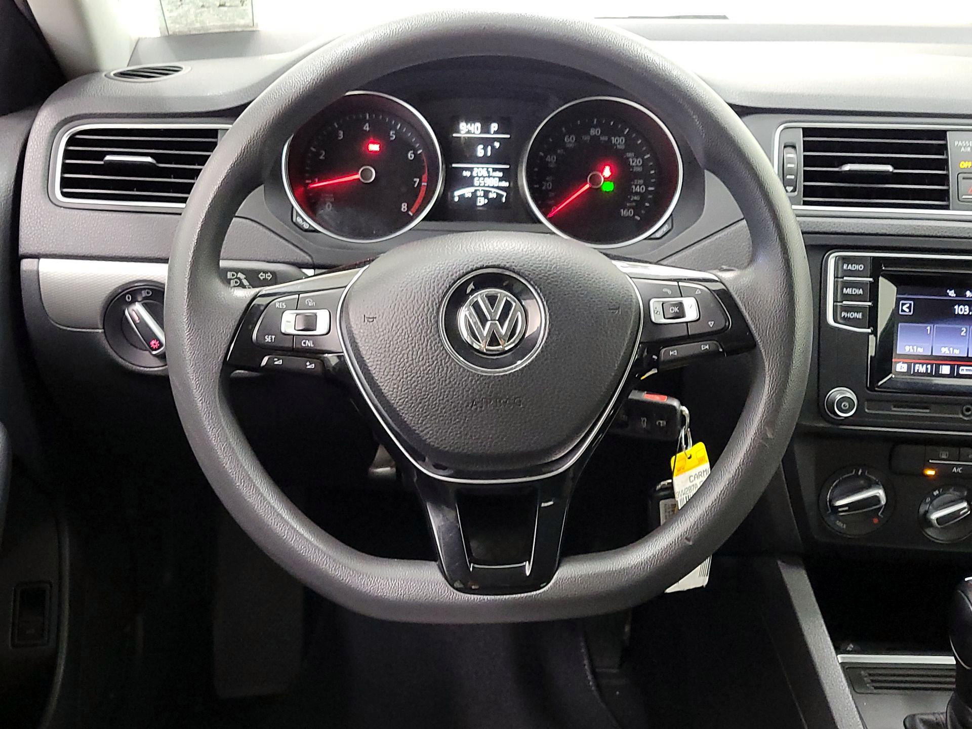 Thumbnail: 2017 Volkswagen Jetta - 10