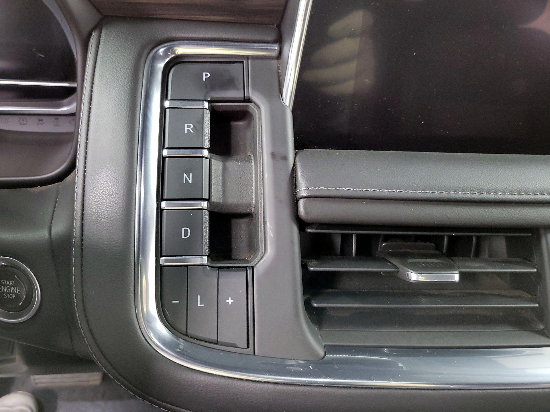 Thumbnail: 2023 Chevrolet Tahoe - 17