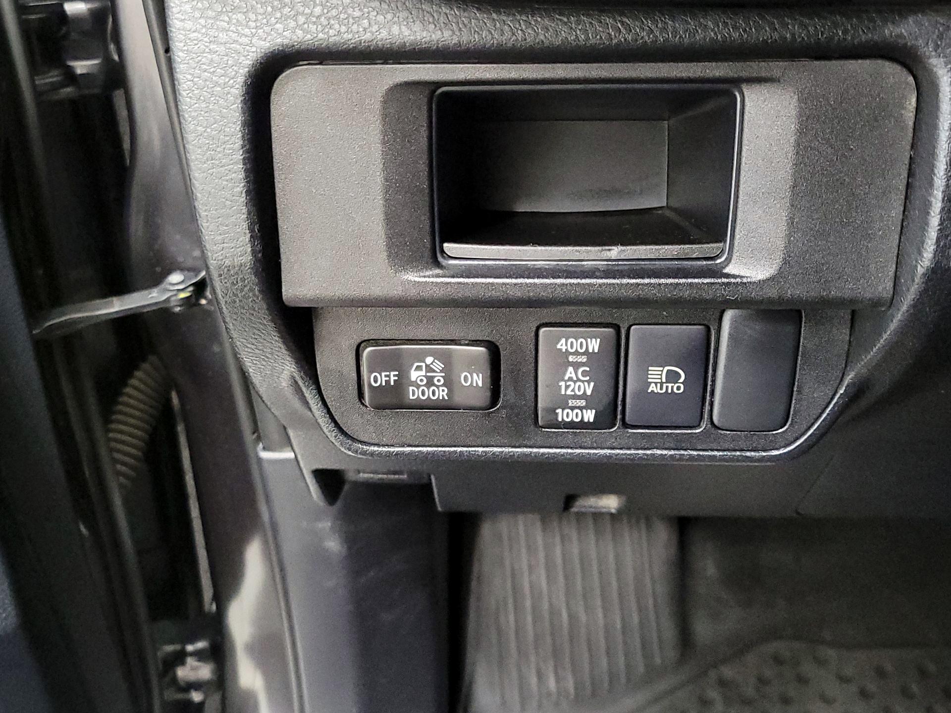 Thumbnail: 2019 Toyota Tacoma - 13