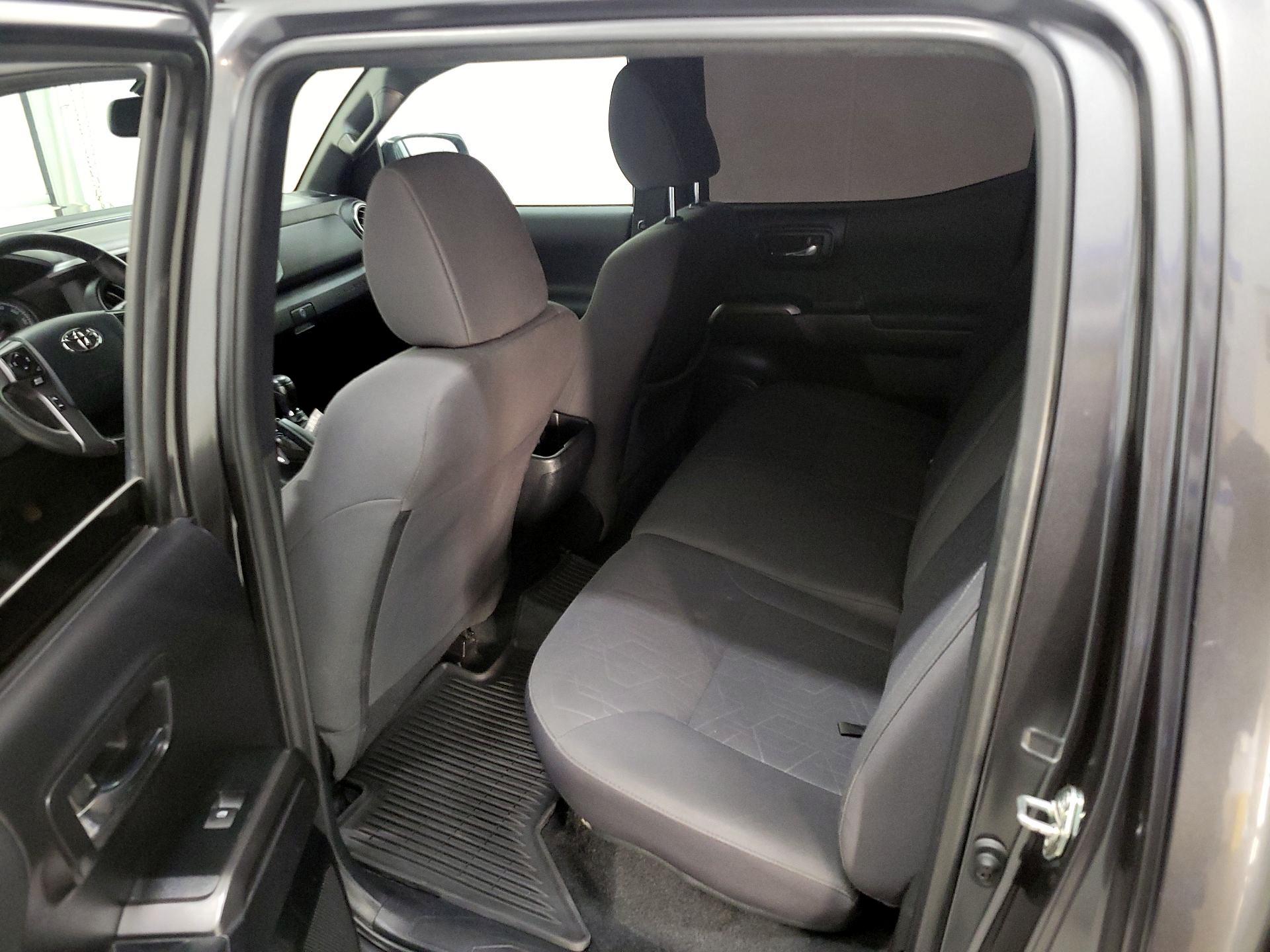 Thumbnail: 2019 Toyota Tacoma - 19