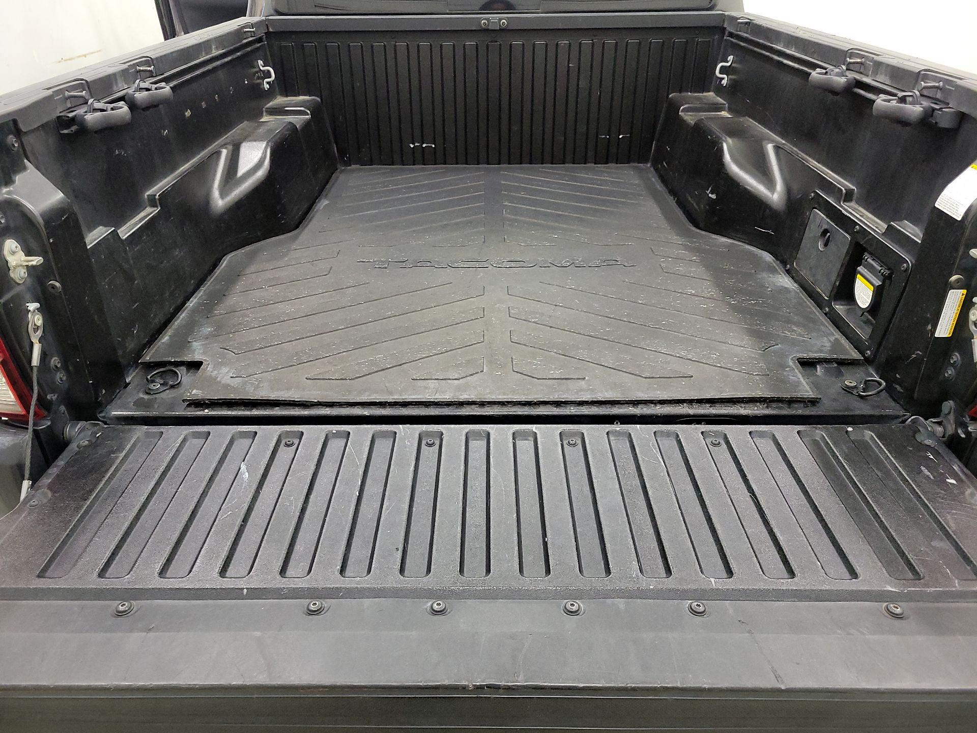 Thumbnail: 2019 Toyota Tacoma - 20