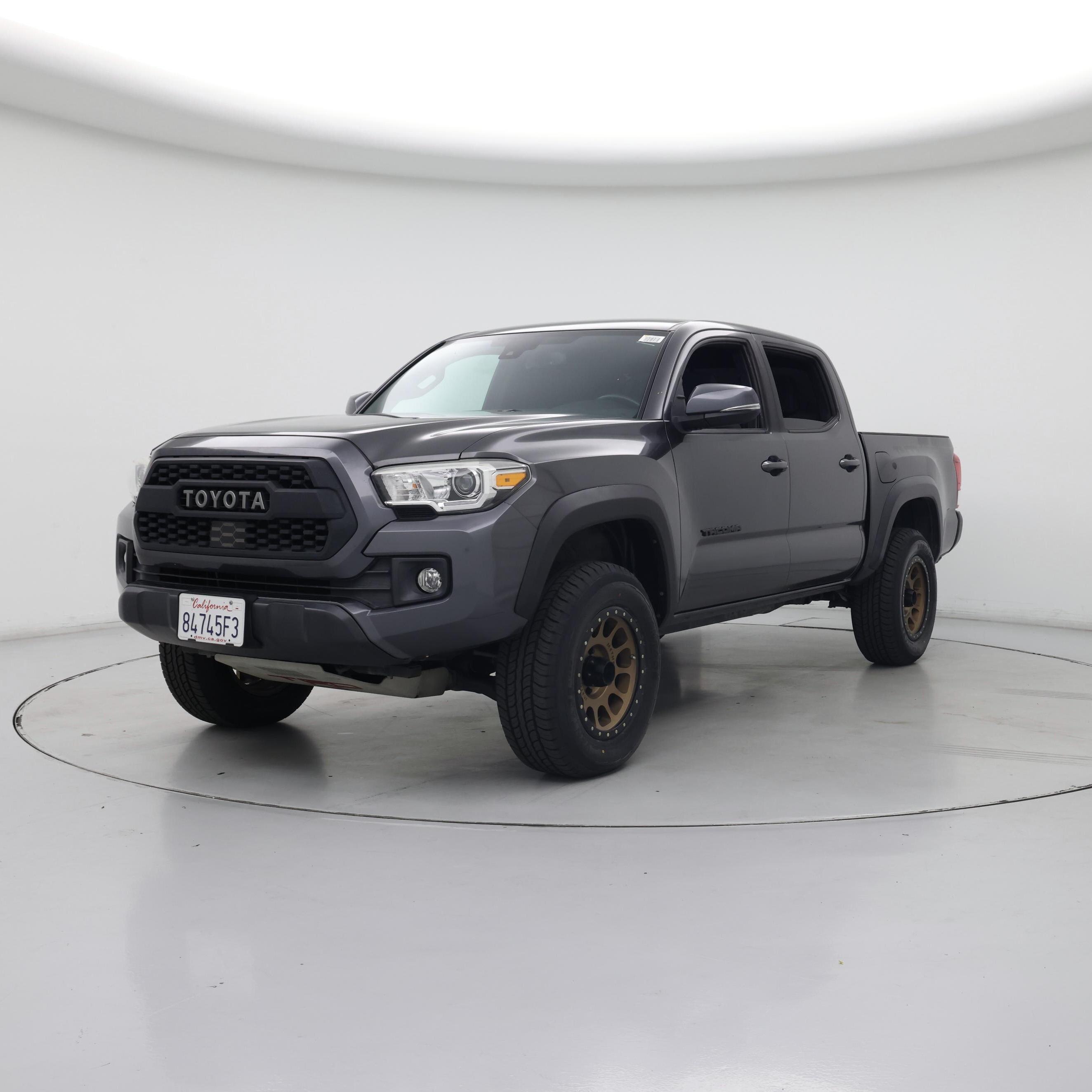 Thumbnail: 2019 Toyota Tacoma - 4