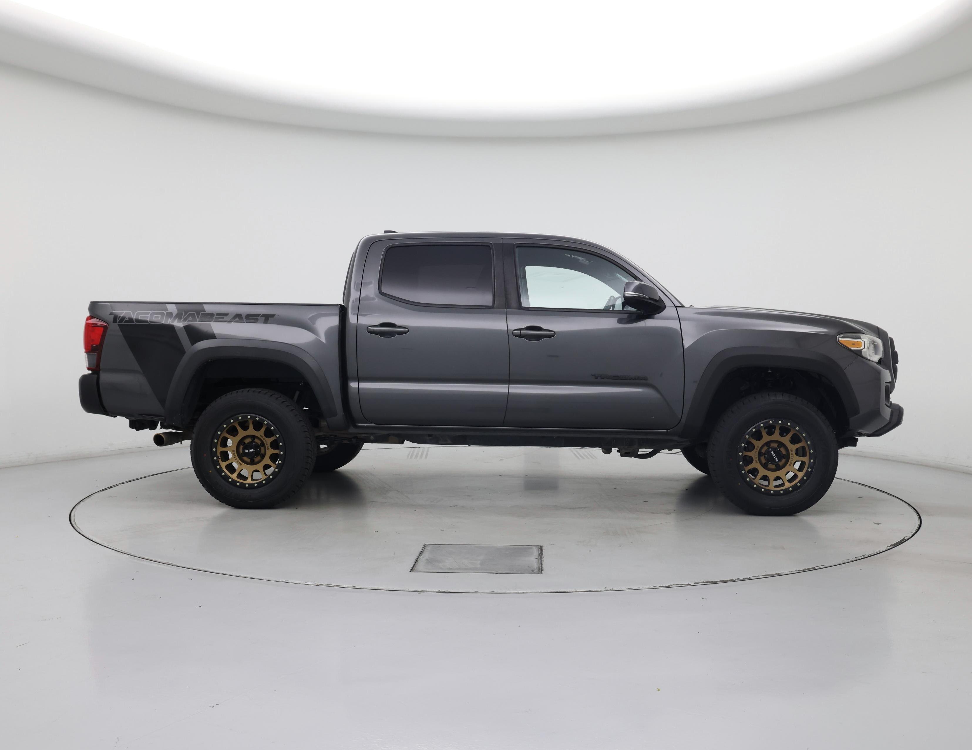 Thumbnail: 2019 Toyota Tacoma - 7