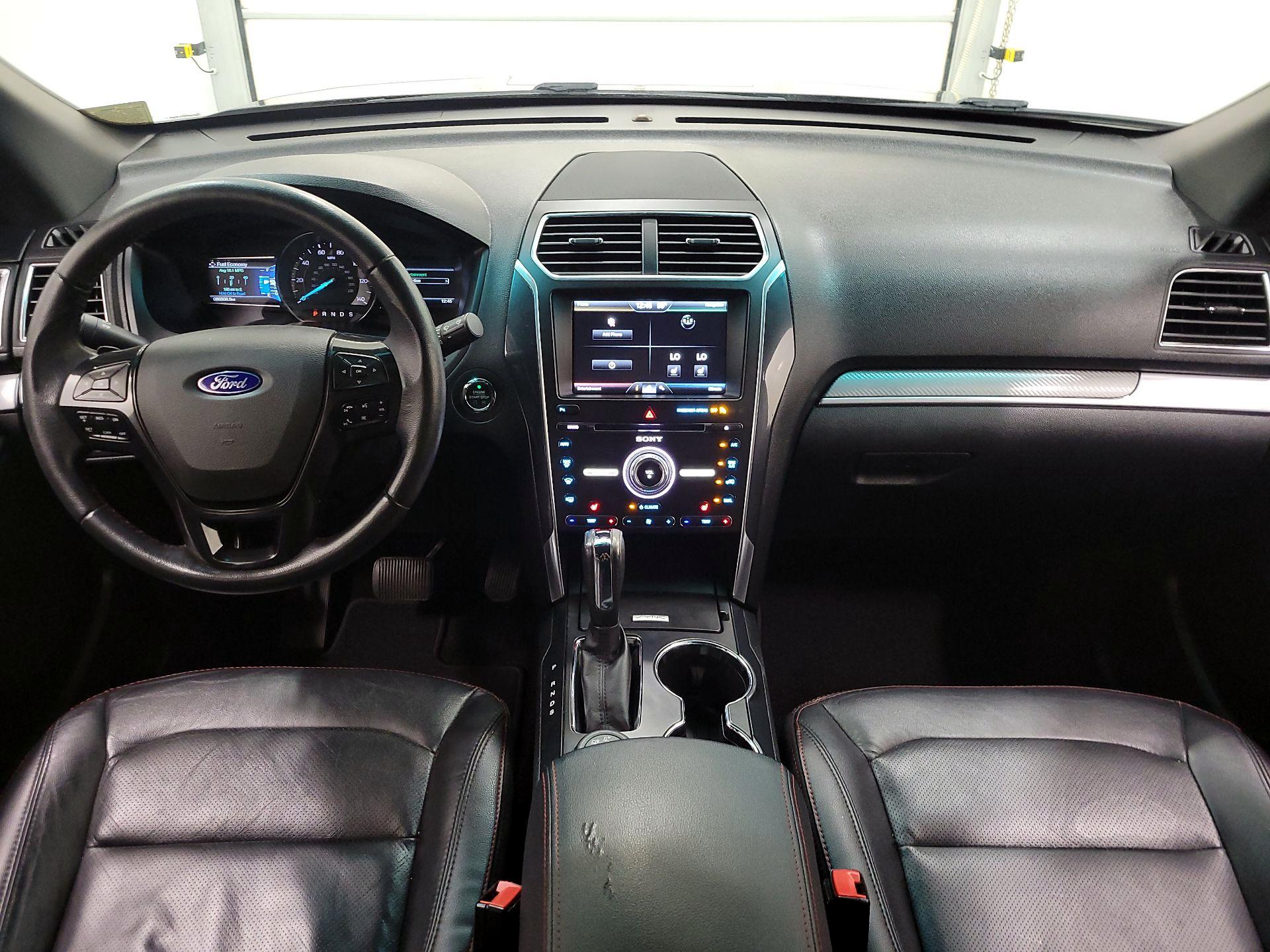 Thumbnail: 2016 Ford Explorer - 9