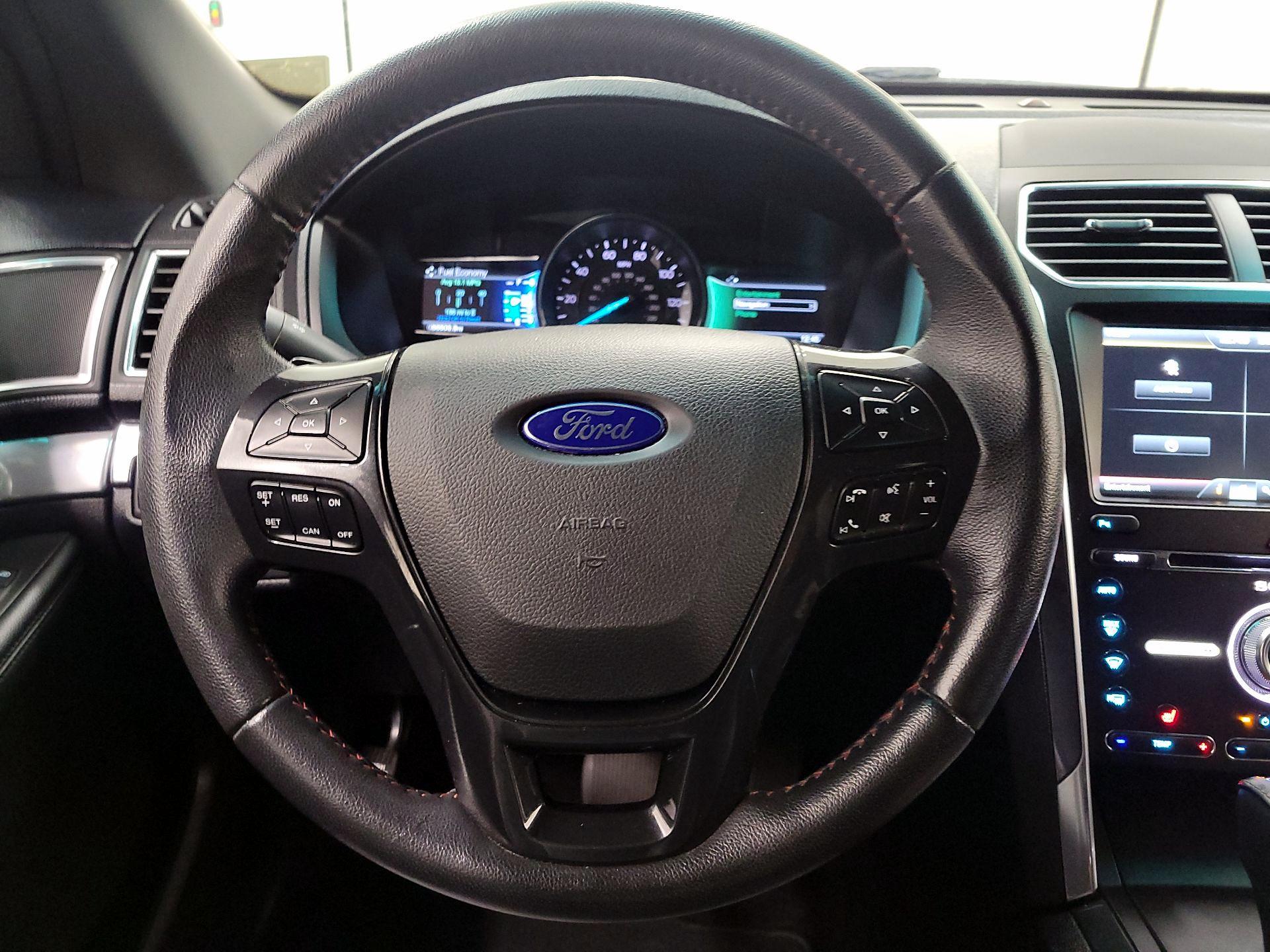 Thumbnail: 2016 Ford Explorer - 10