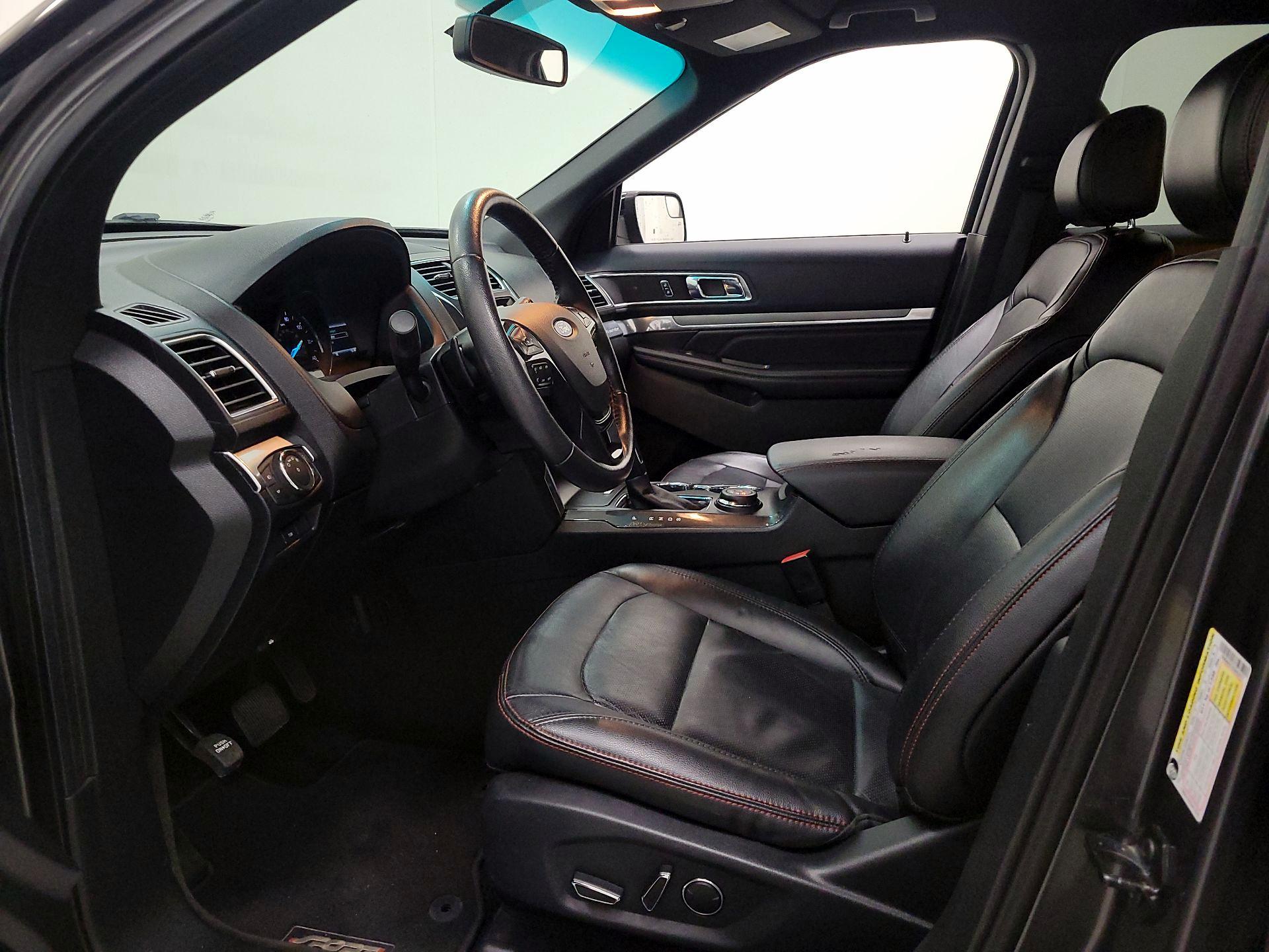 Thumbnail: 2016 Ford Explorer - 11