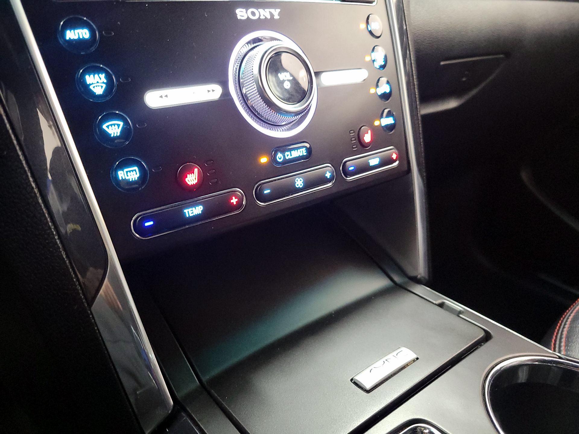 Thumbnail: 2016 Ford Explorer - 17