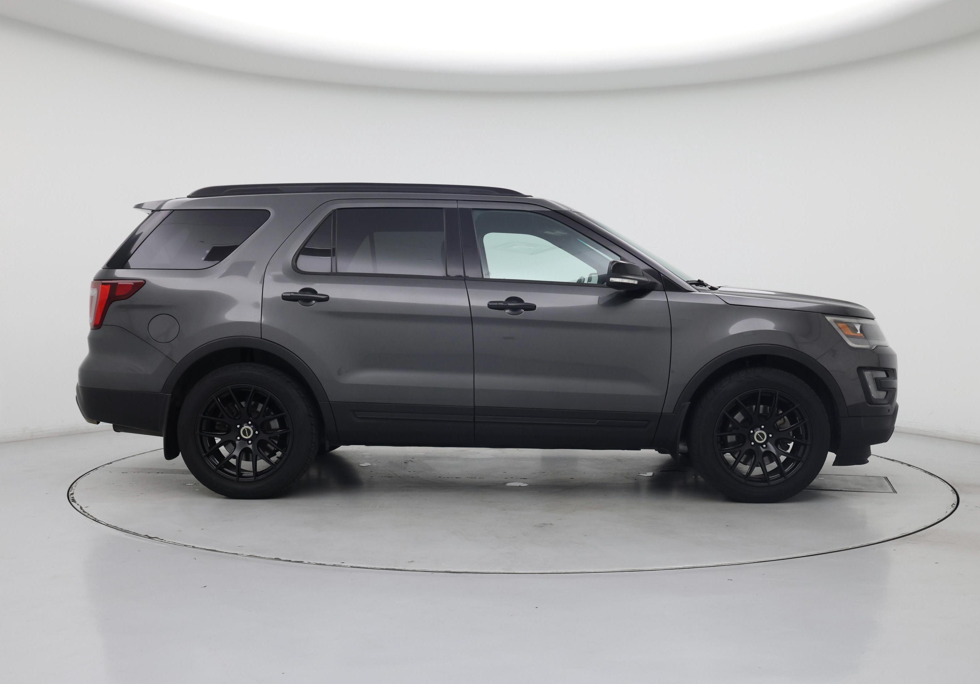Thumbnail: 2016 Ford Explorer - 7