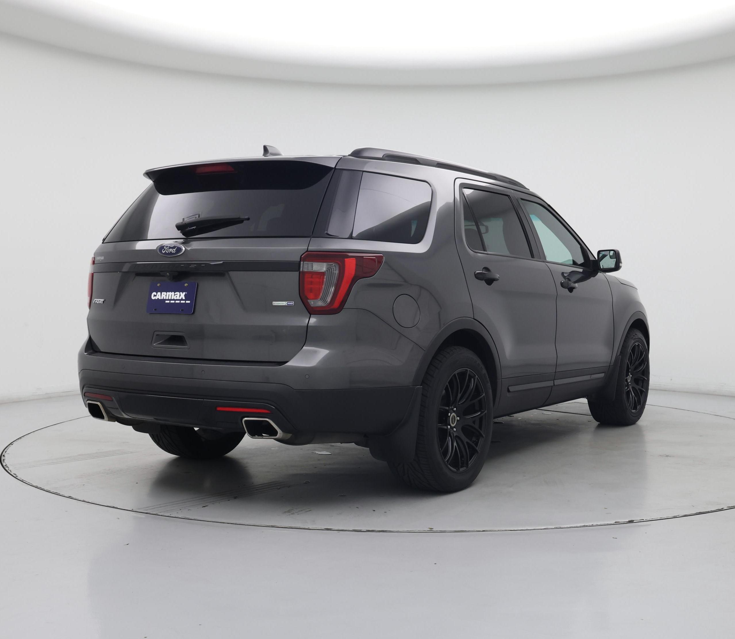 Thumbnail: 2016 Ford Explorer - 8