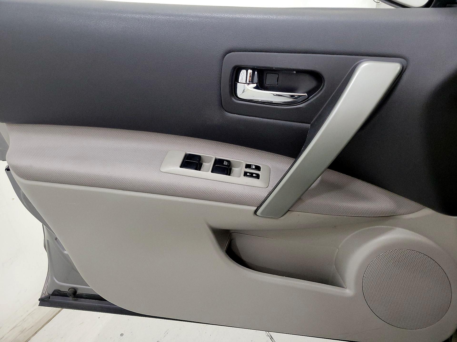 Thumbnail: 2015 Nissan Rogue - 12