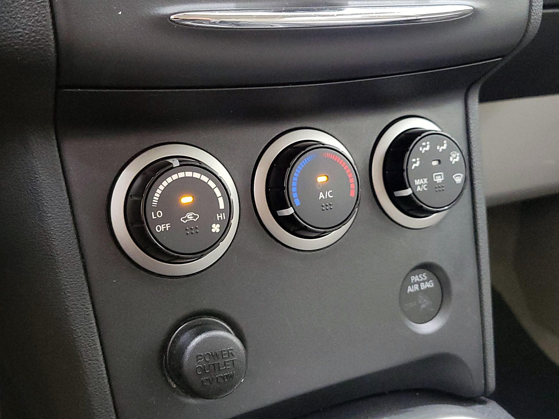 Thumbnail: 2015 Nissan Rogue - 15