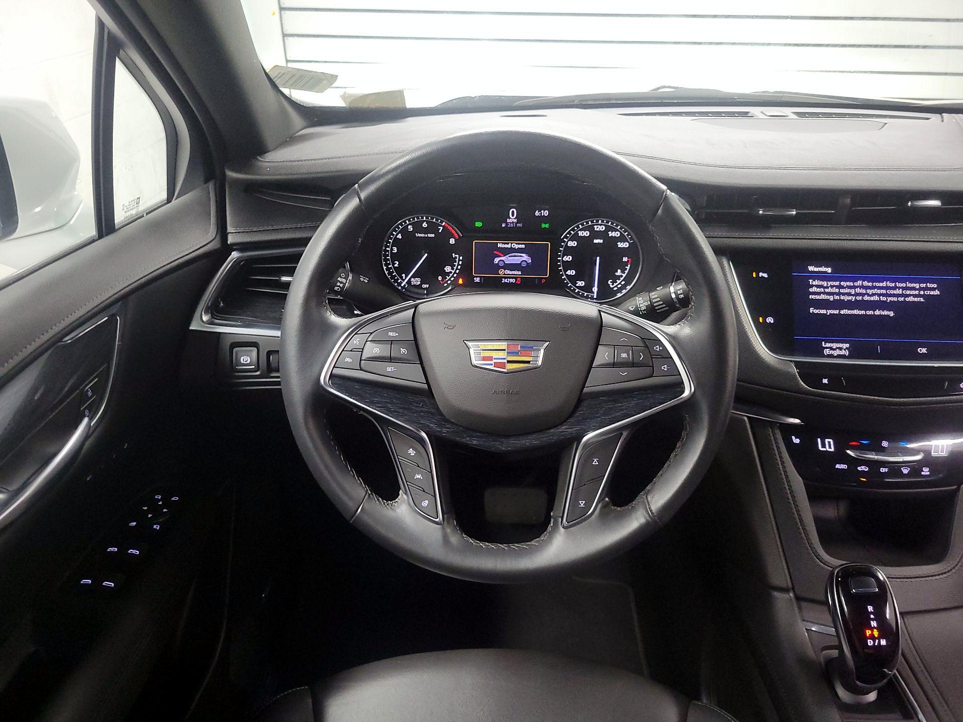 Thumbnail: 2022 Cadillac XT5 - 10