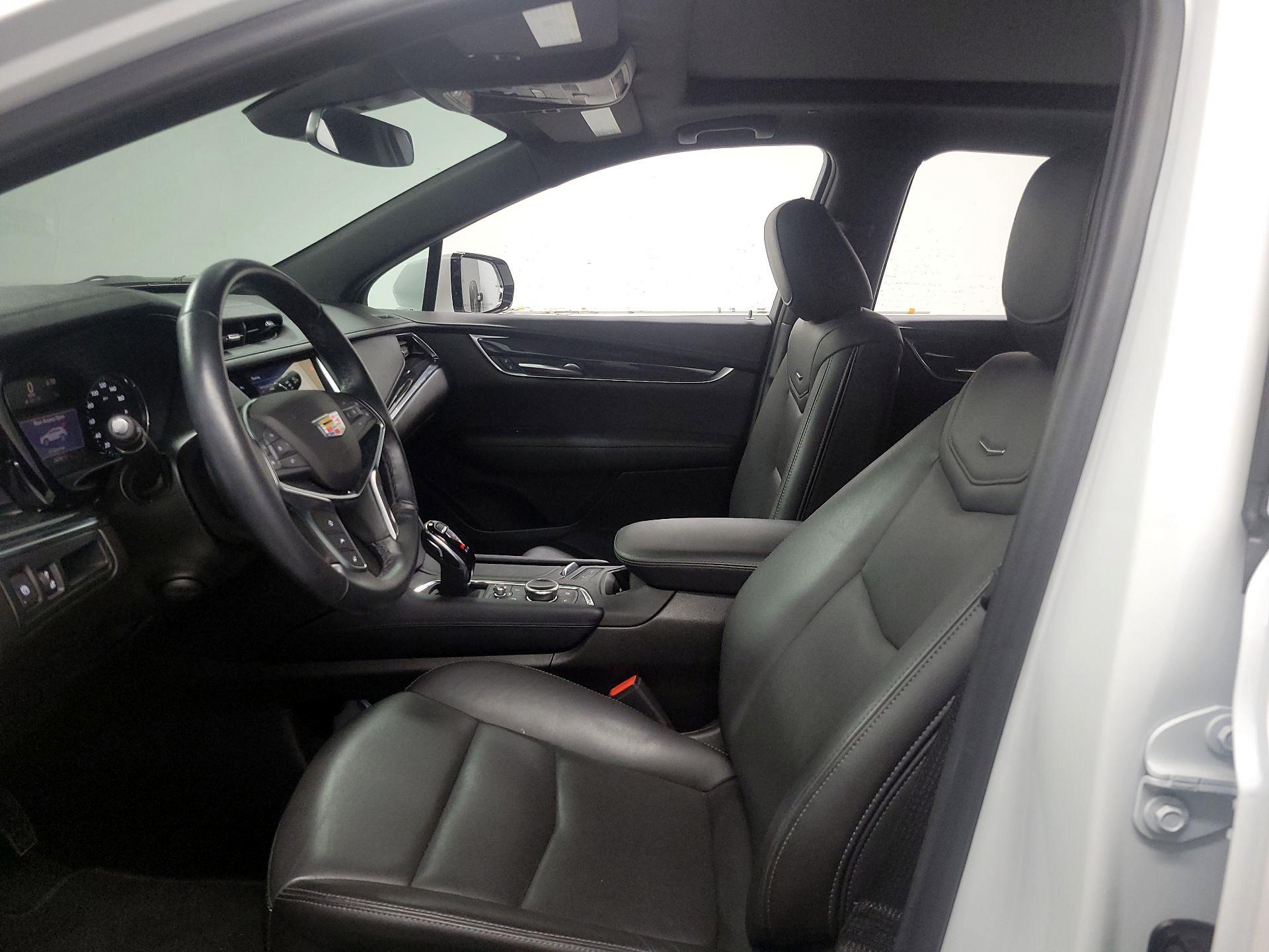 Thumbnail: 2022 Cadillac XT5 - 11