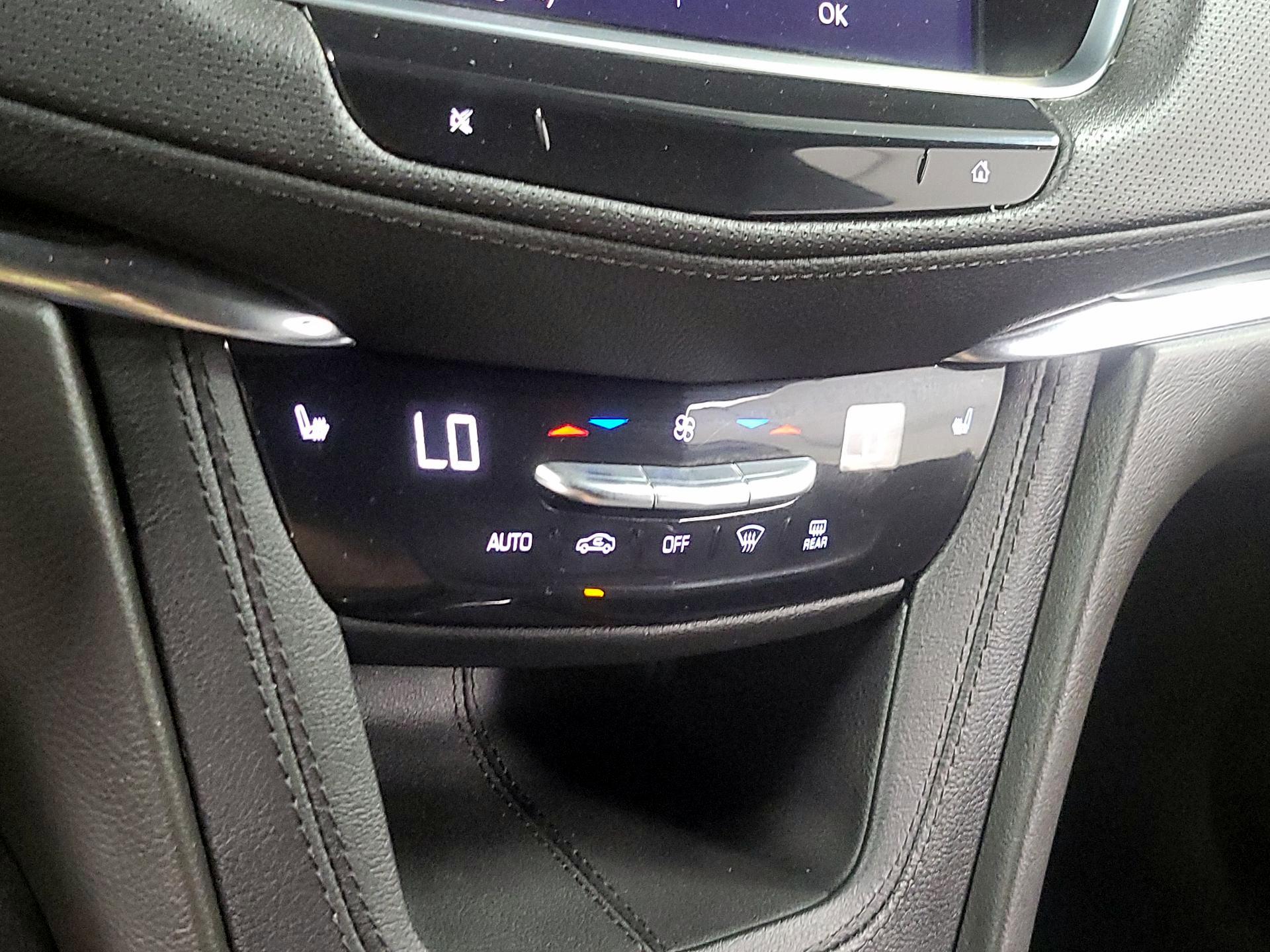 Thumbnail: 2022 Cadillac XT5 - 15