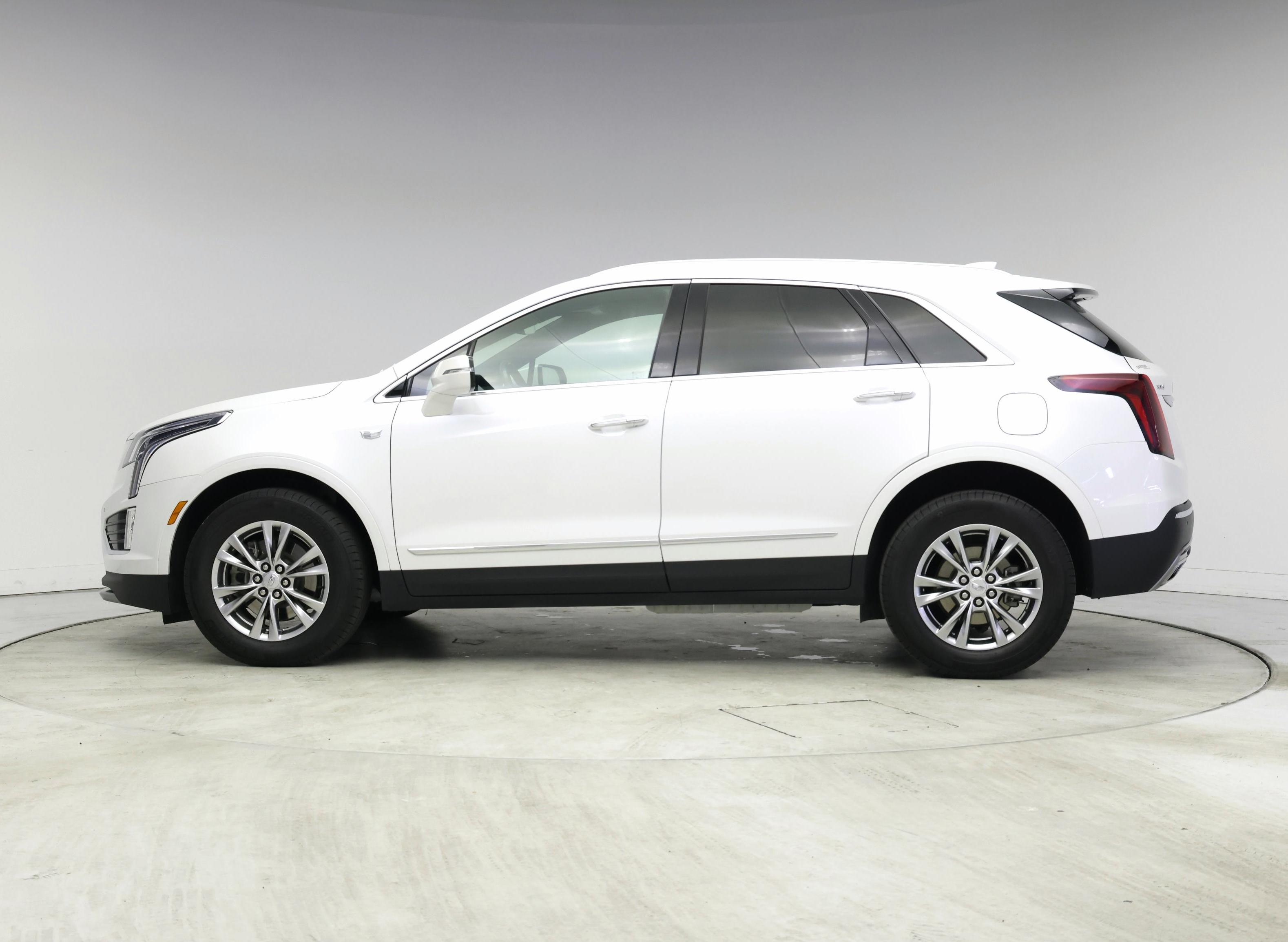 Thumbnail: 2022 Cadillac XT5 - 3