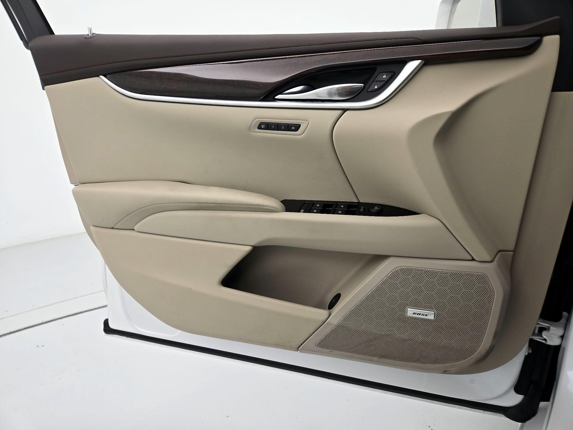 Thumbnail: 2016 Cadillac XTS - 12