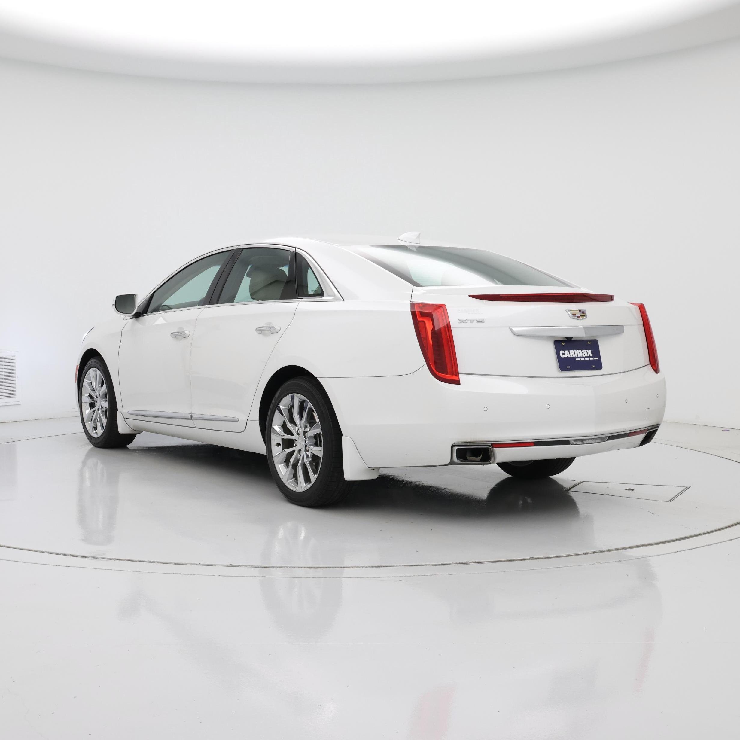 Thumbnail: 2016 Cadillac XTS - 2