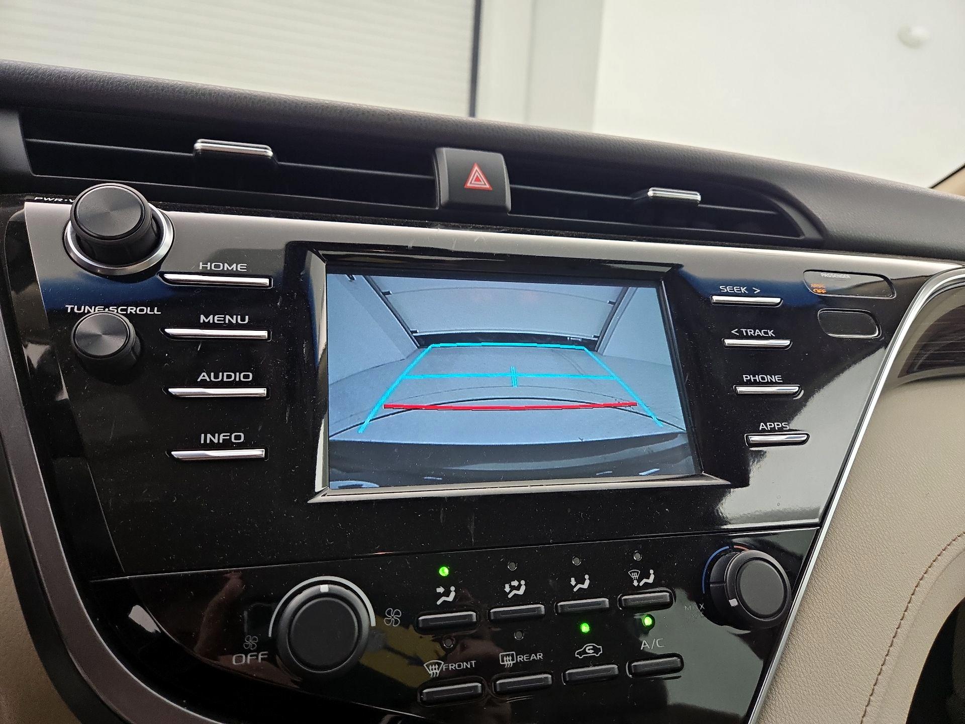 Thumbnail: 2018 Toyota Camry - 14